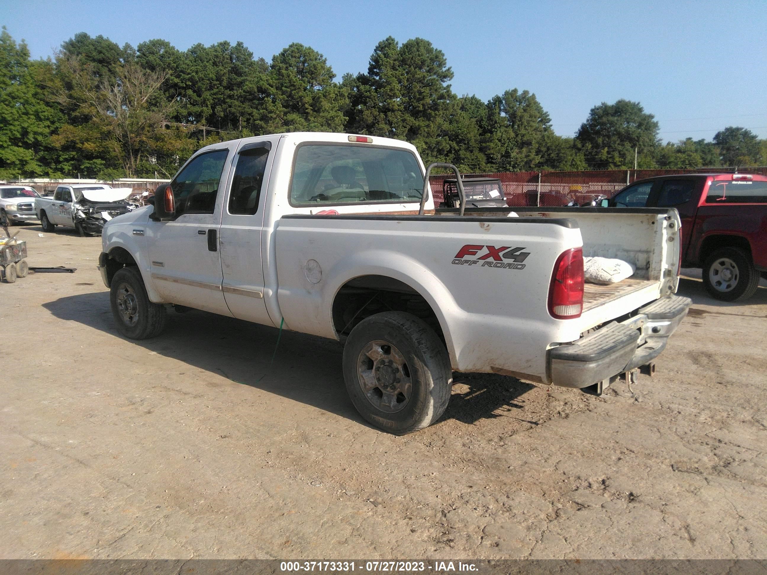 Photo 2 VIN: 1FTSX21P15EA56163 - FORD F250 