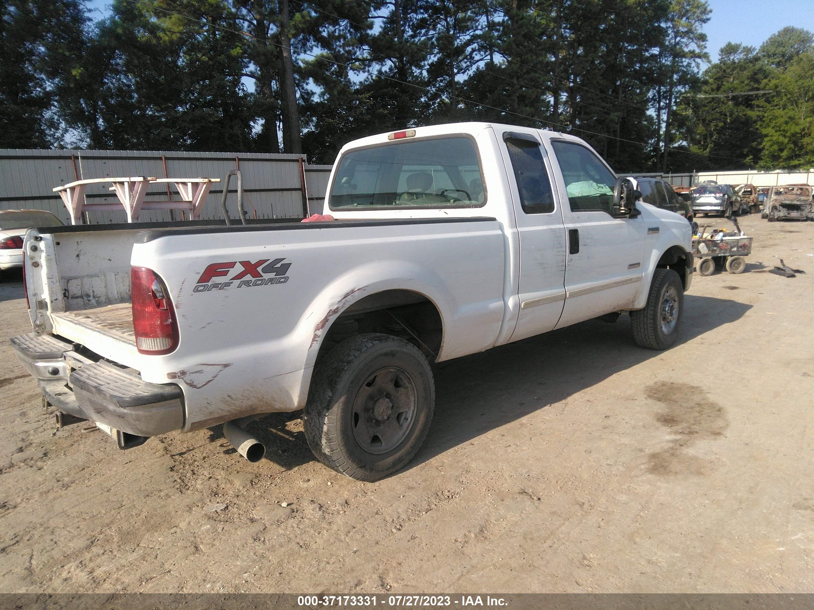 Photo 3 VIN: 1FTSX21P15EA56163 - FORD F250 