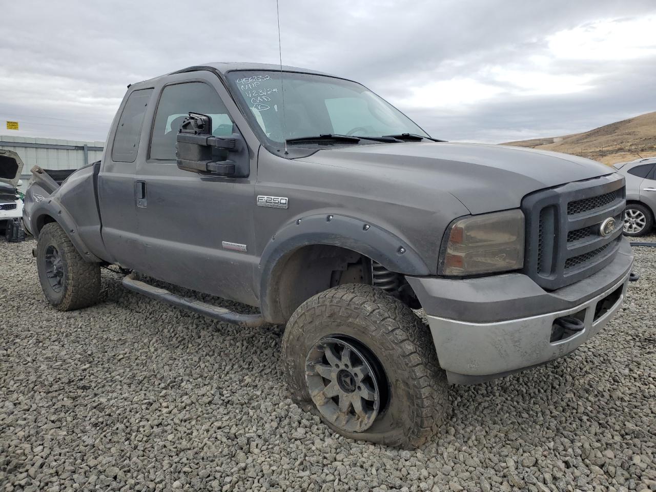 Photo 3 VIN: 1FTSX21P65EC51370 - FORD F250 