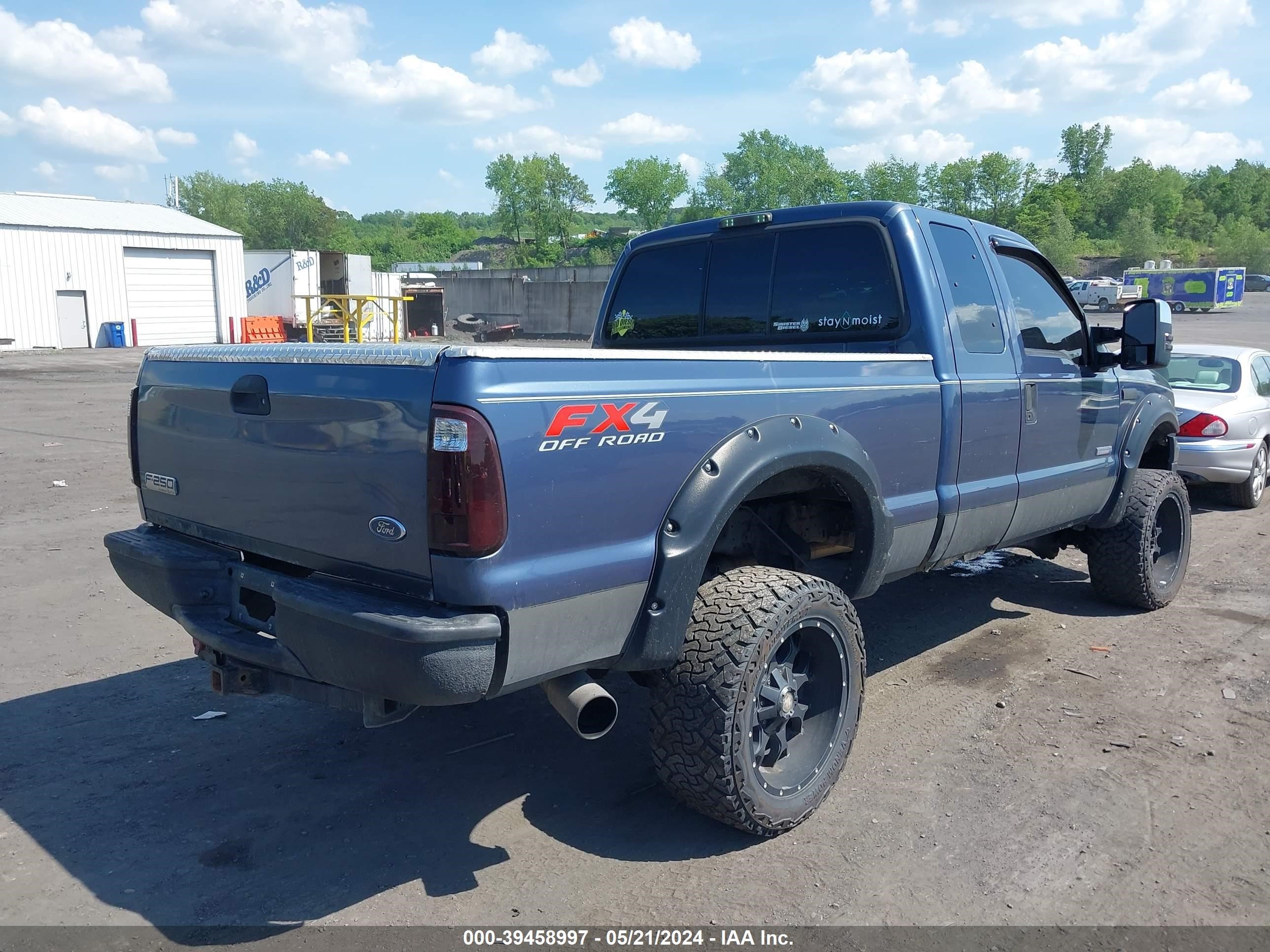 Photo 3 VIN: 1FTSX21P85ED20480 - FORD F250 