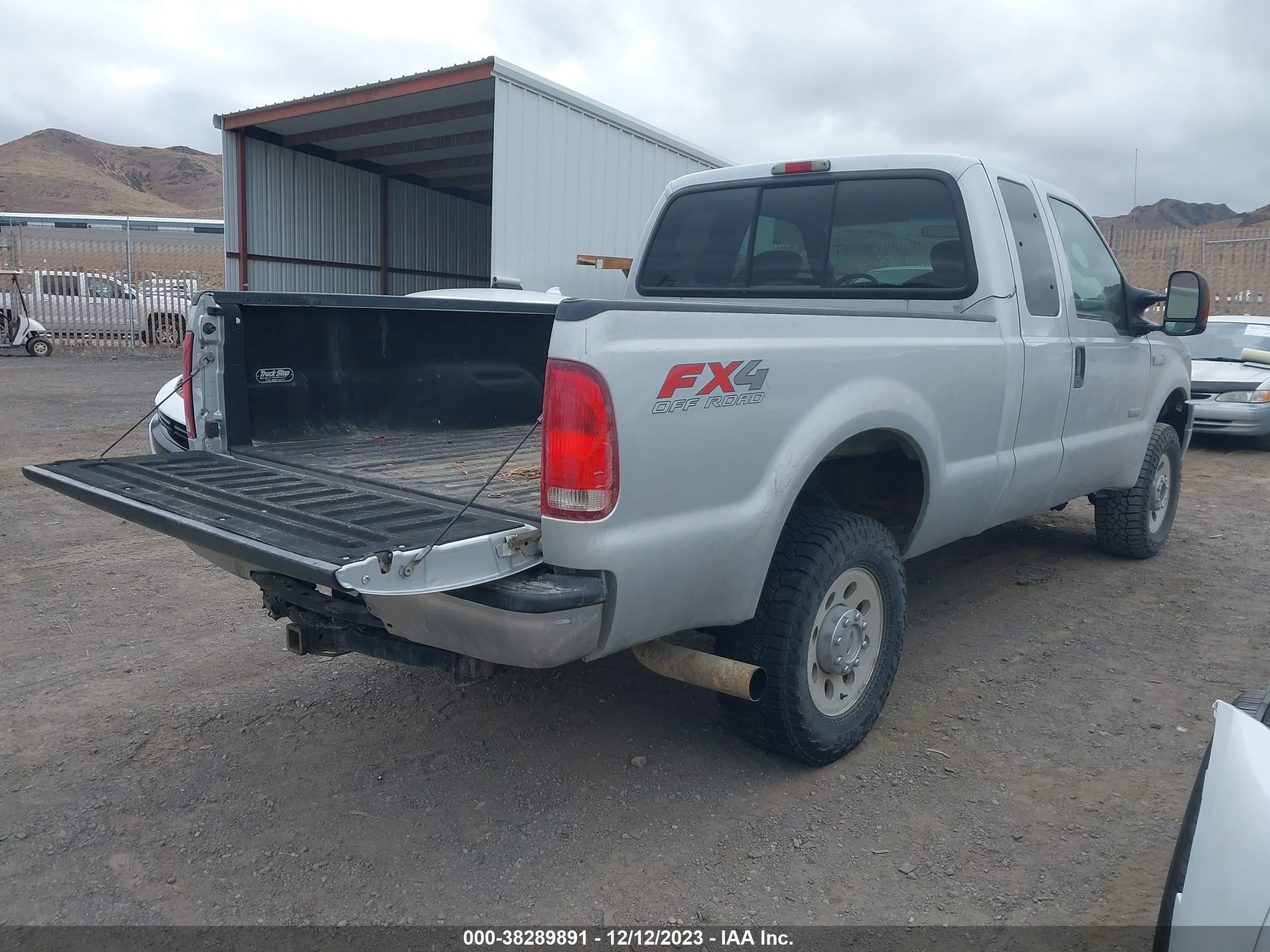 Photo 3 VIN: 1FTSX21P95EC51377 - FORD F250 