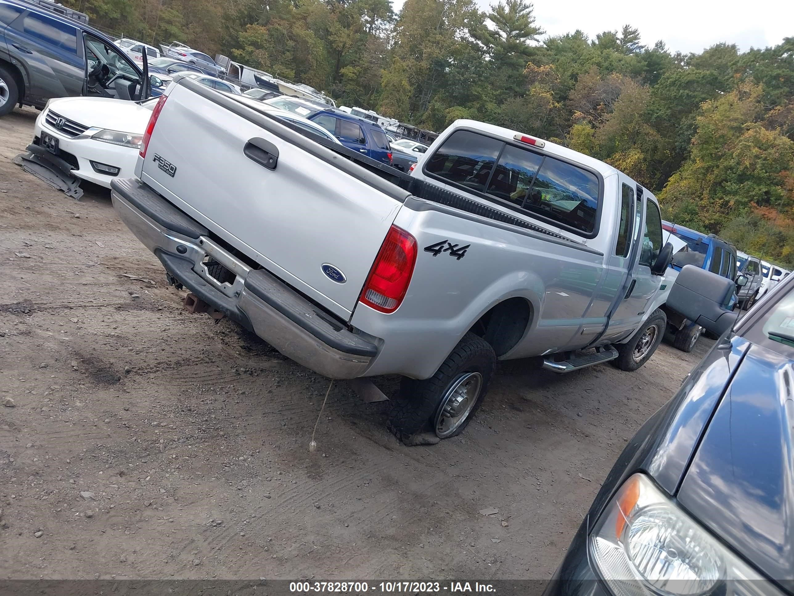 Photo 3 VIN: 1FTSX31F21EA68023 - FORD F350 