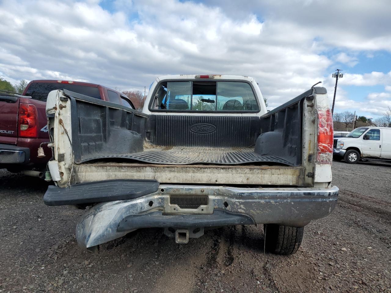 Photo 5 VIN: 1FTSX31L11EA41255 - FORD F350 