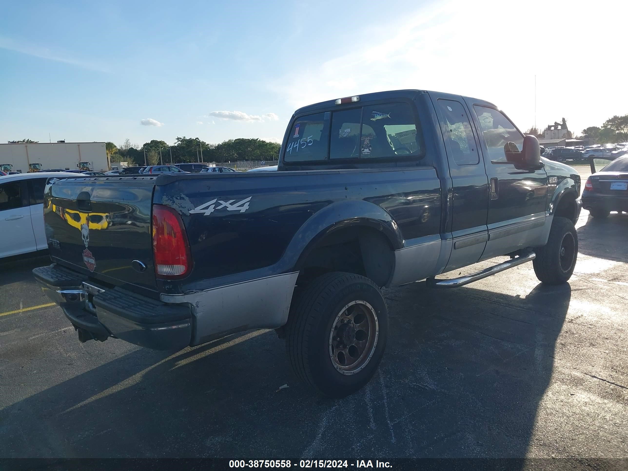 Photo 3 VIN: 1FTSX31L73EB84455 - FORD F350 