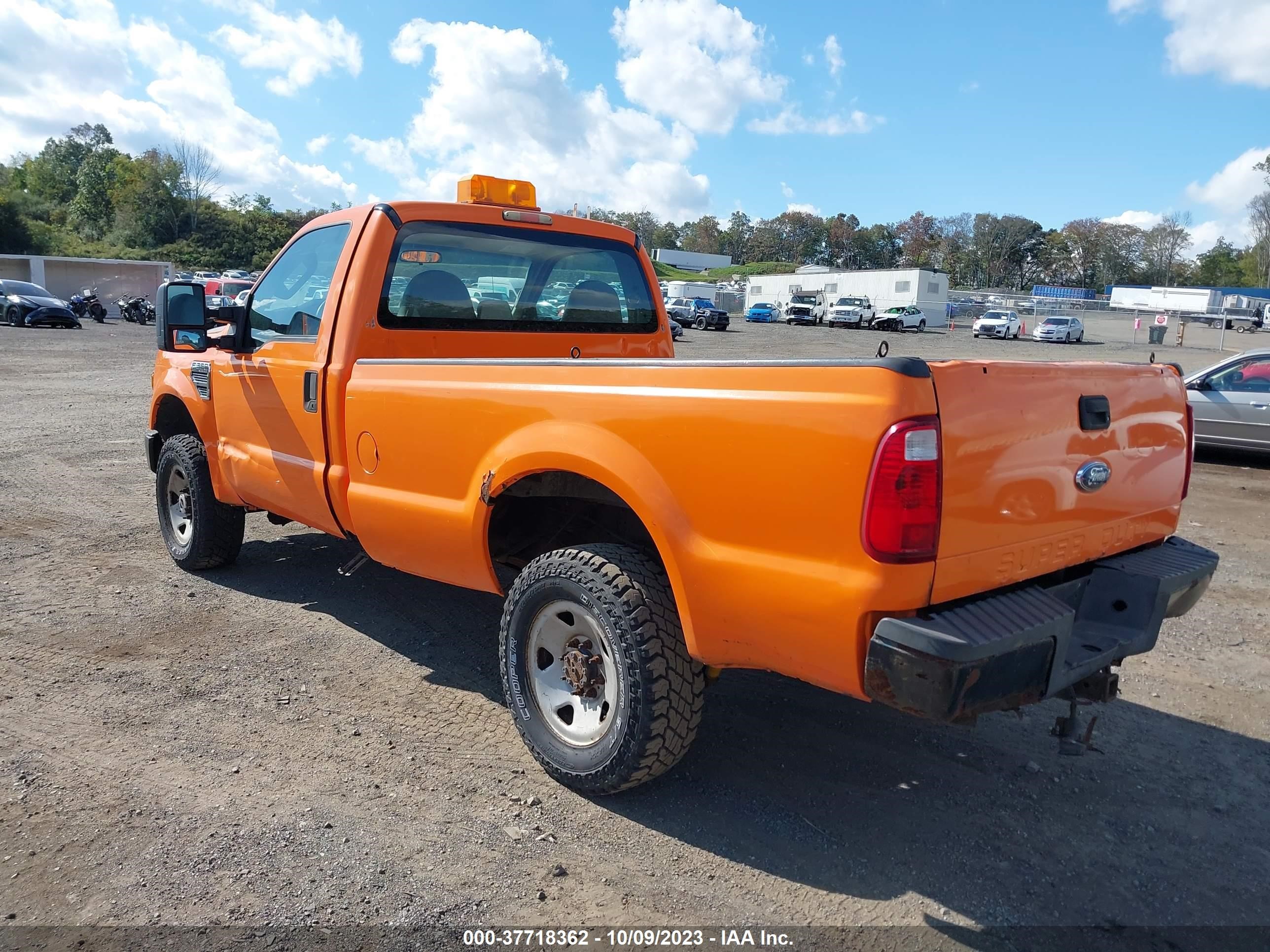 Photo 2 VIN: 1FTWF31538EB72946 - FORD F350 