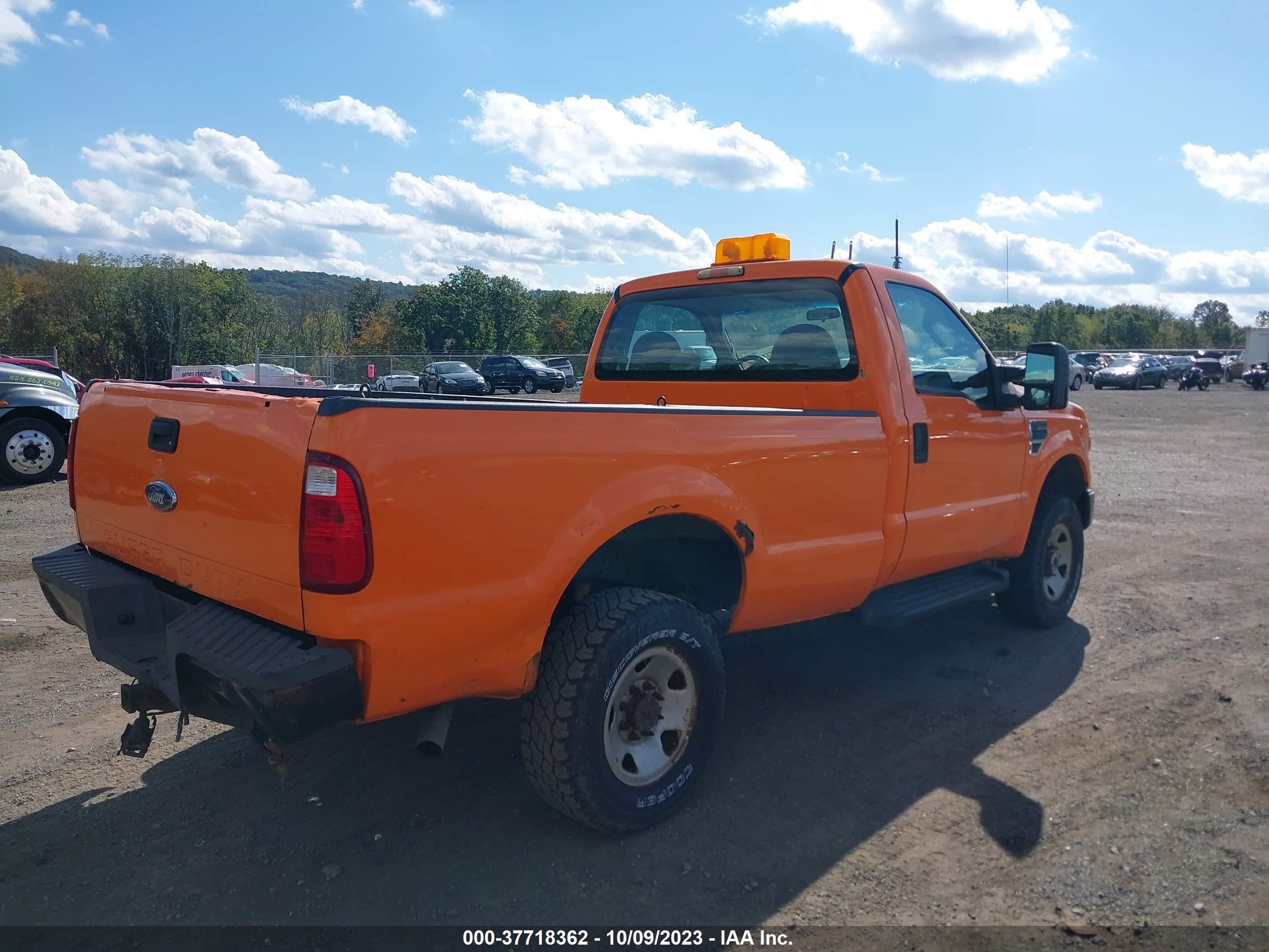 Photo 3 VIN: 1FTWF31538EB72946 - FORD F350 