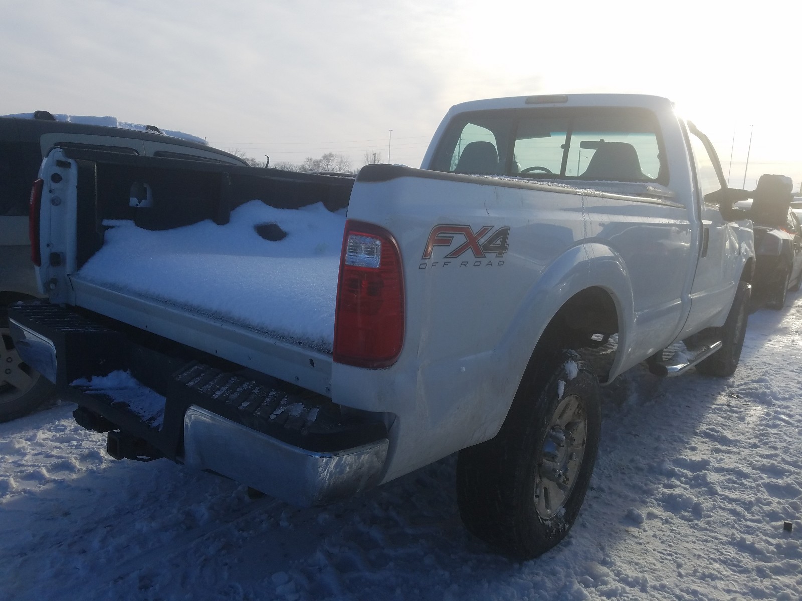 Photo 3 VIN: 1FTWF31R58EA51340 - FORD F350 SRW S 