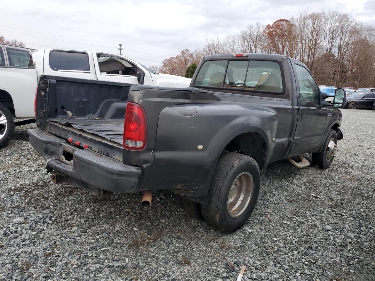 Photo 2 VIN: 1FTWF32Y86EB99727 - FORD F350 