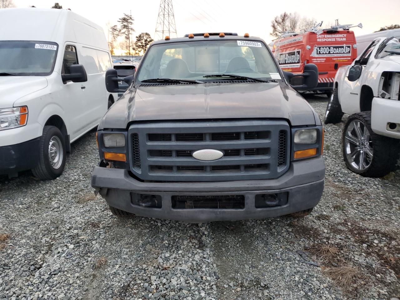 Photo 4 VIN: 1FTWF32Y86EB99727 - FORD F350 