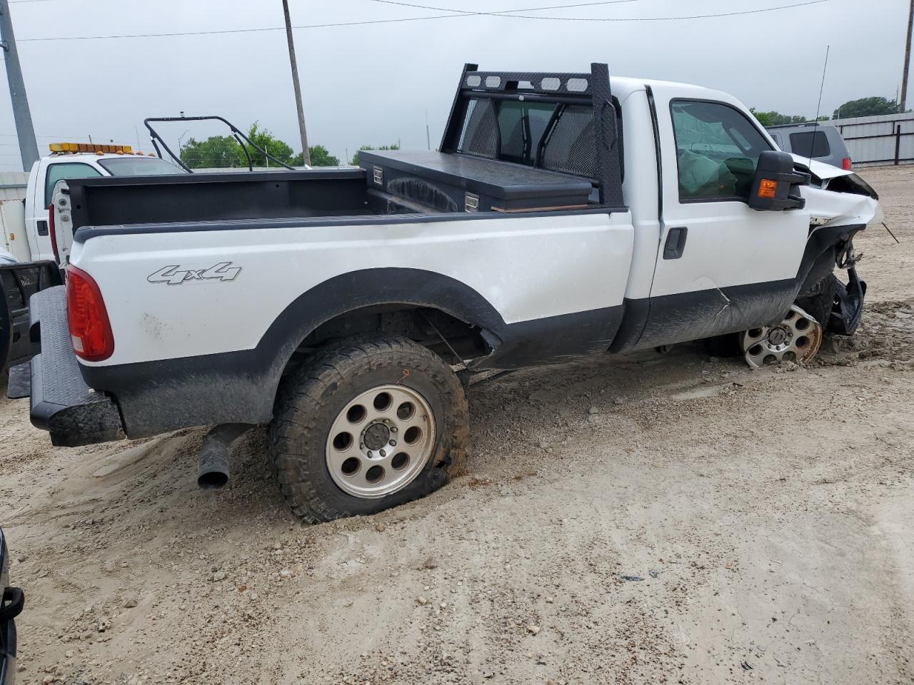 Photo 2 VIN: 1FTWF3BR1AEA90611 - FORD F350 