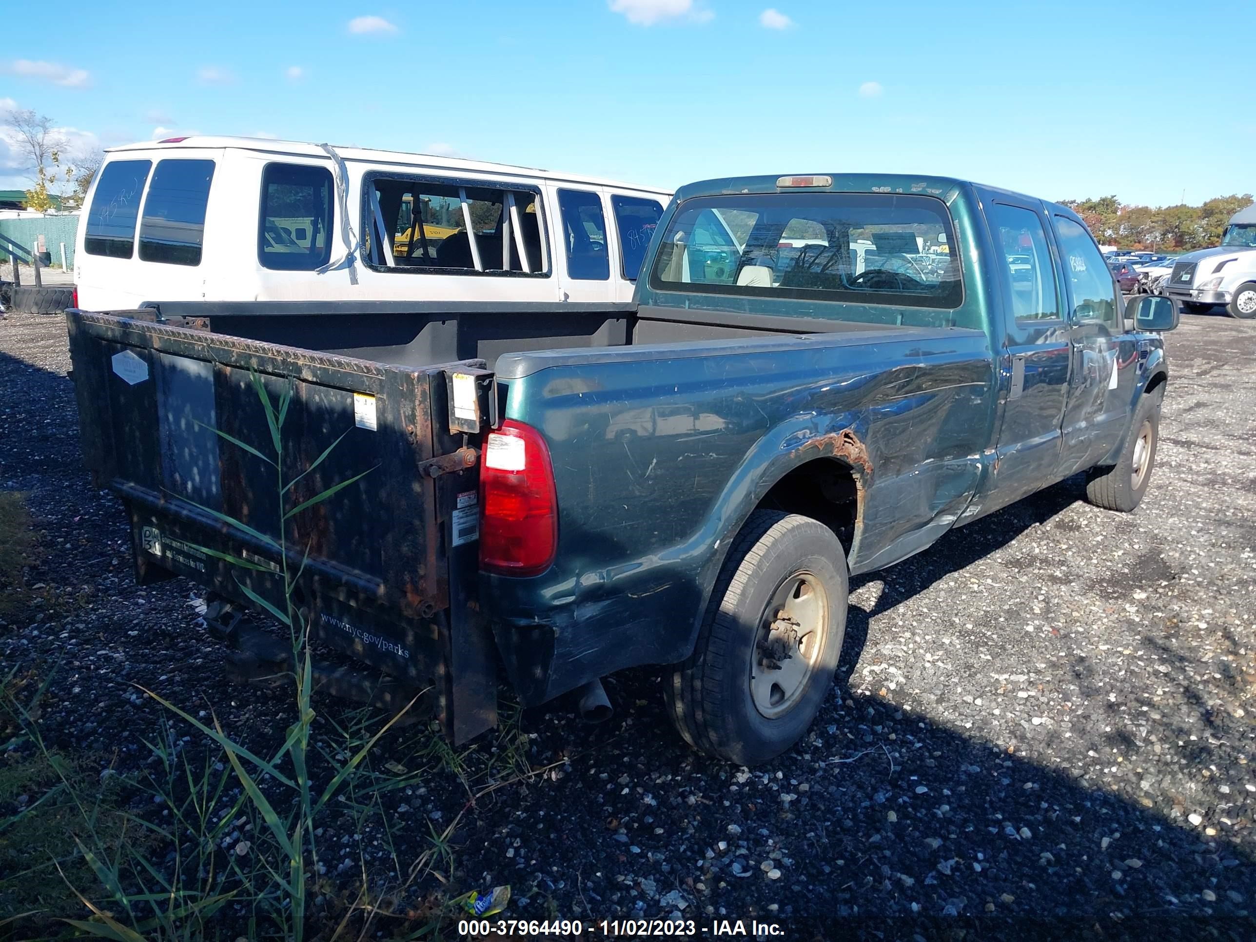 Photo 3 VIN: 1FTWW30588EB42858 - FORD F350 