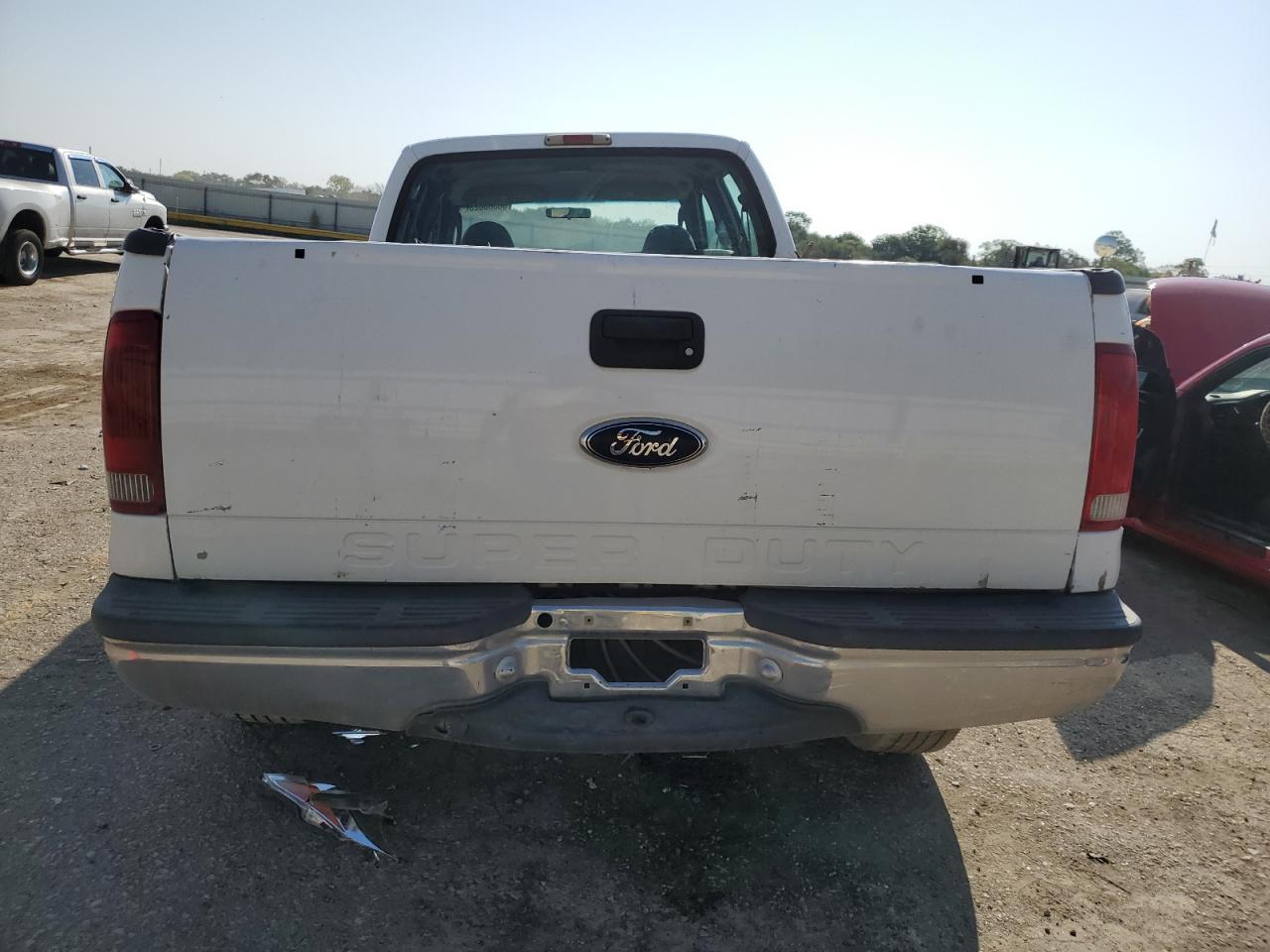 Photo 5 VIN: 1FTWW30P05EB31785 - FORD F350 