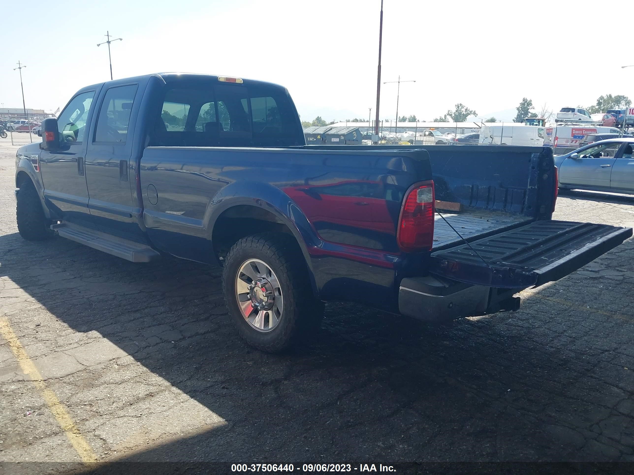 Photo 2 VIN: 1FTWW30R88EA10394 - FORD F350 