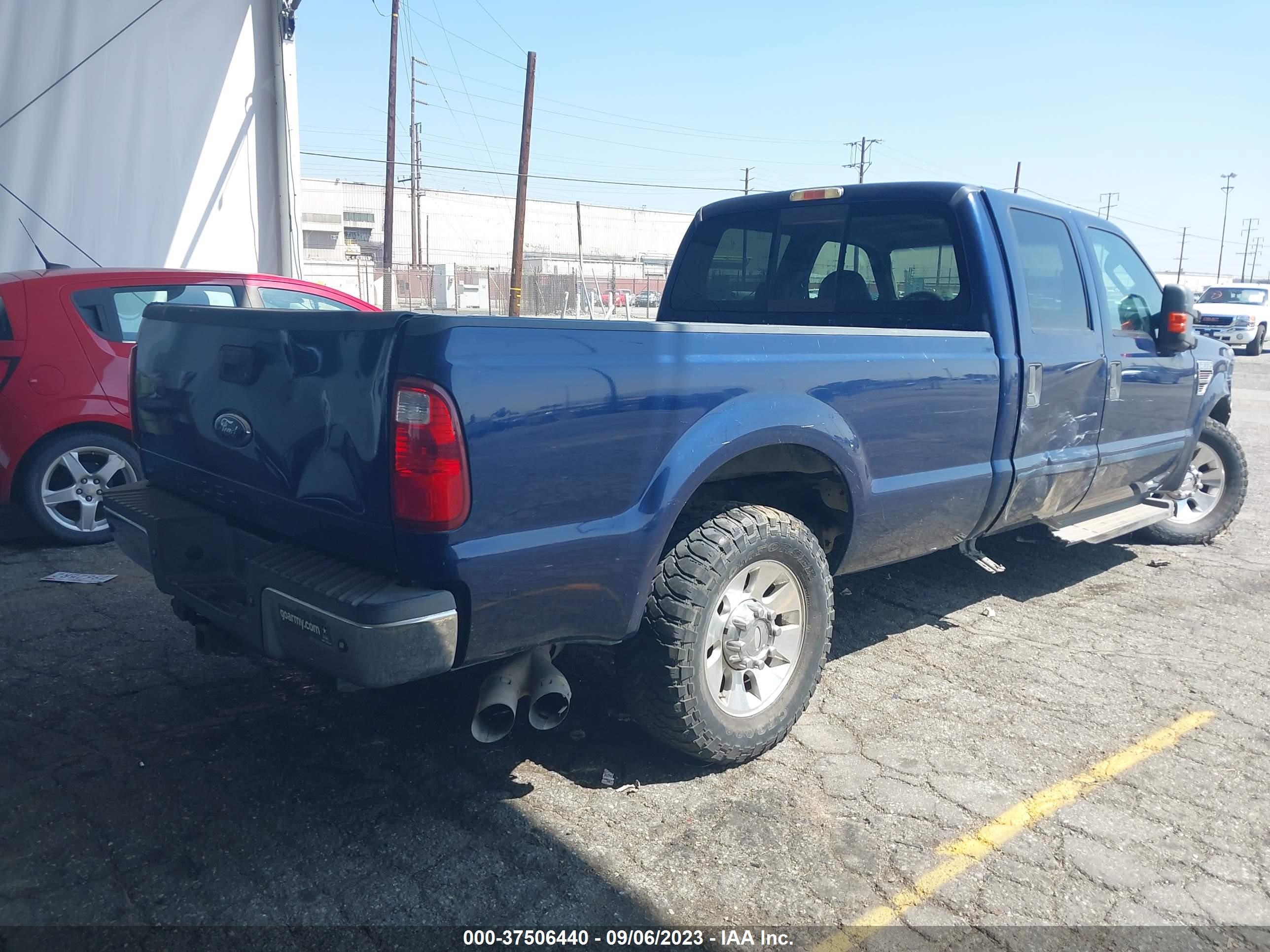 Photo 3 VIN: 1FTWW30R88EA10394 - FORD F350 