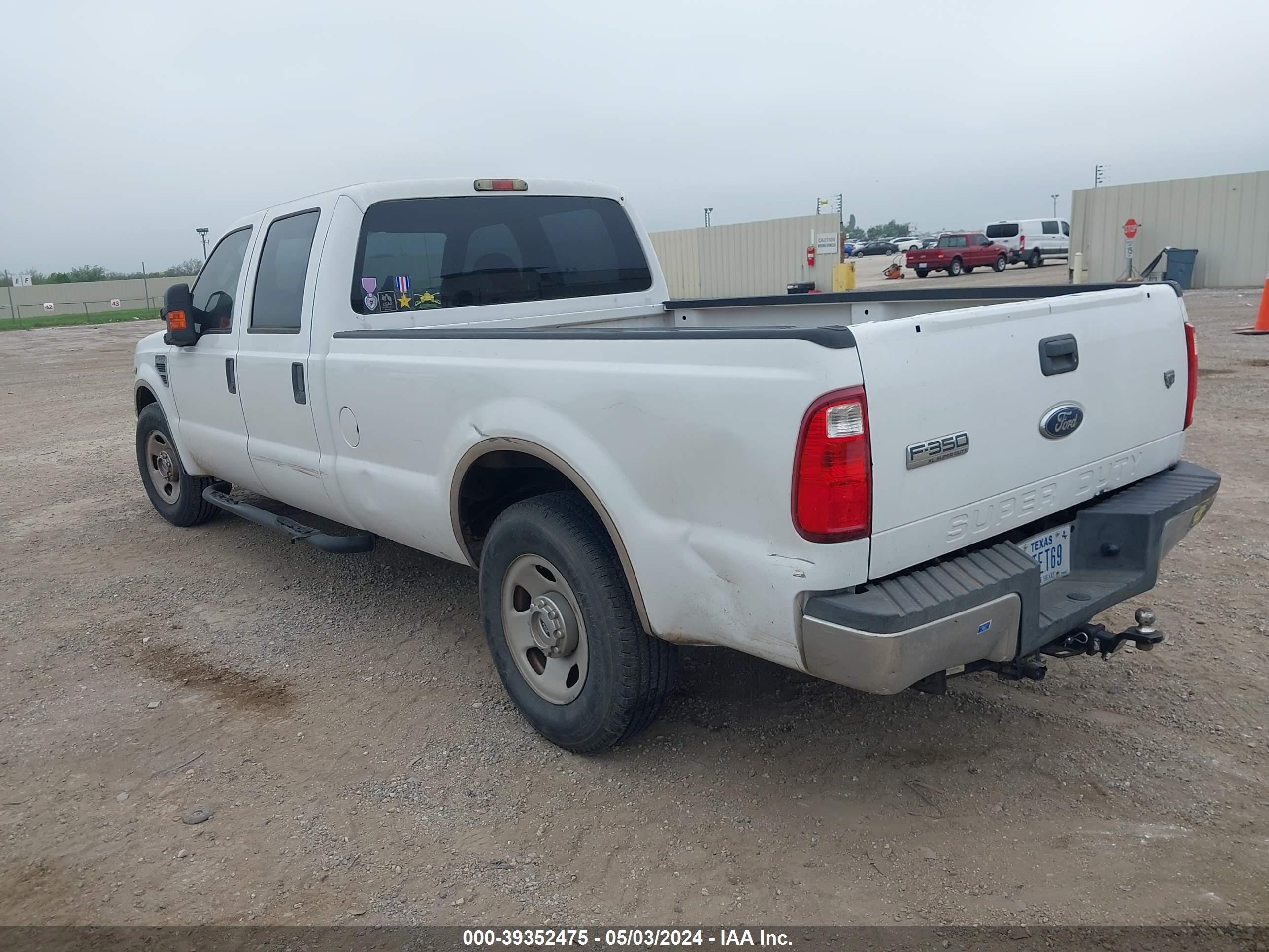 Photo 2 VIN: 1FTWW30Y78EE07795 - FORD F350 