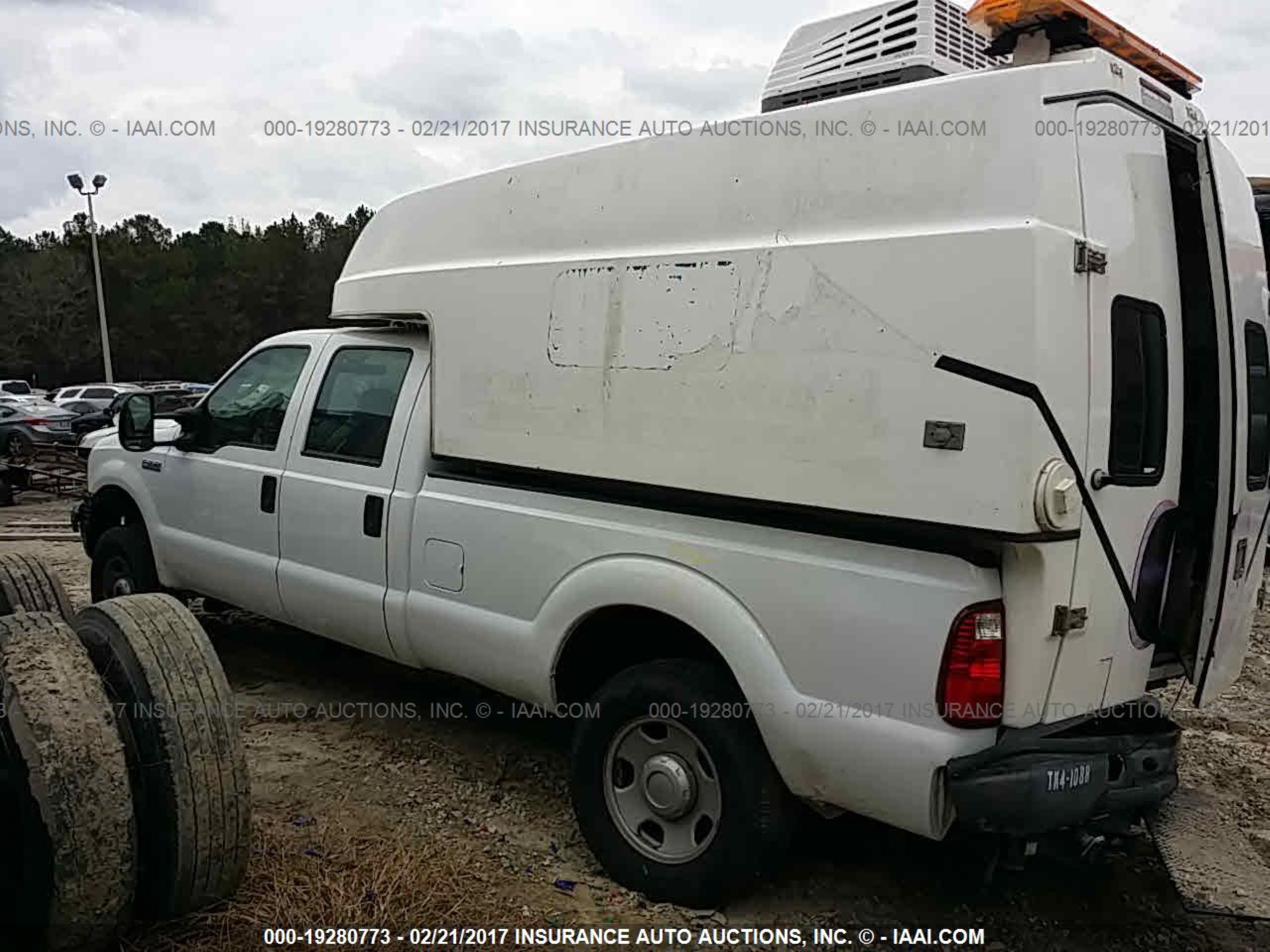 Photo 2 VIN: 1FTWW31506EA02752 - FORD F350 