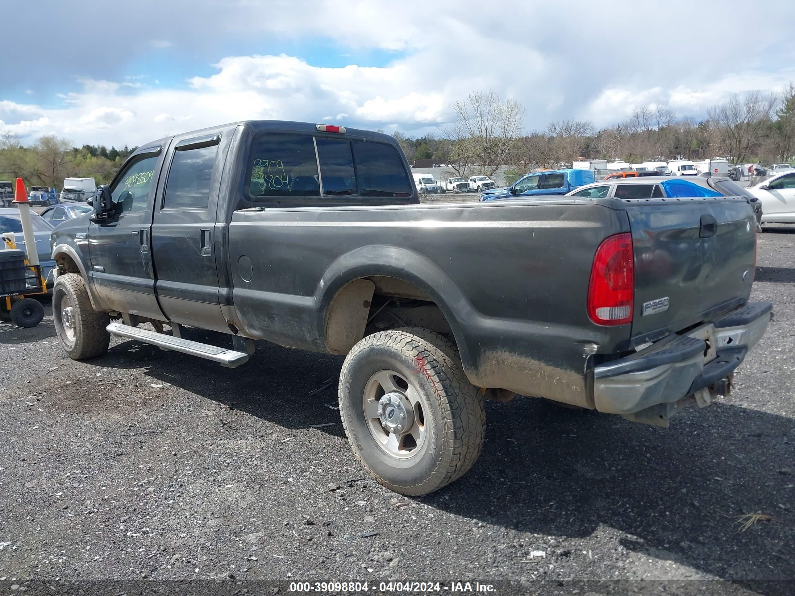 Photo 2 VIN: 1FTWW31P95EA97201 - FORD F350 