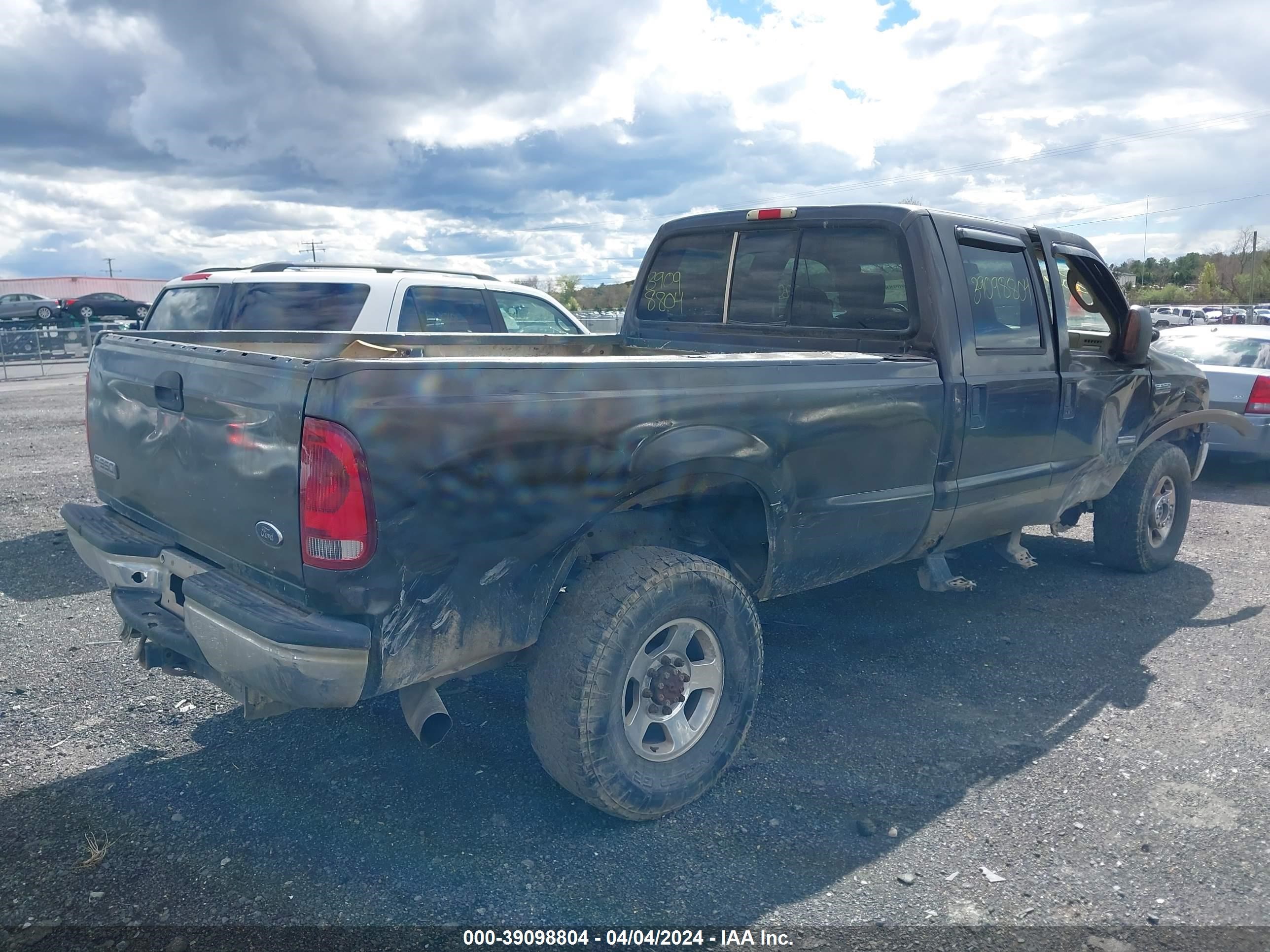 Photo 3 VIN: 1FTWW31P95EA97201 - FORD F350 