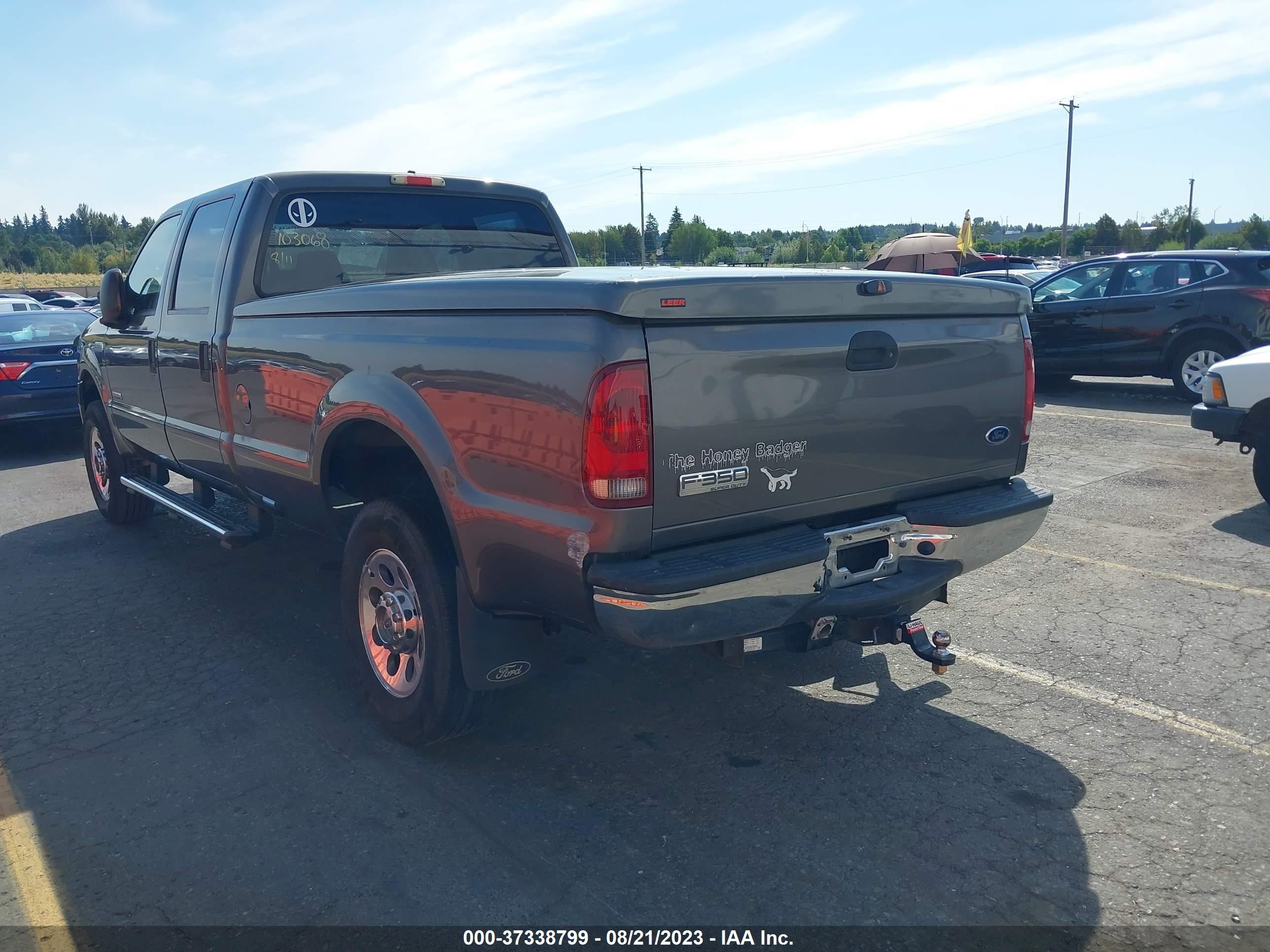 Photo 2 VIN: 1FTWW31P95EB88534 - FORD F350 