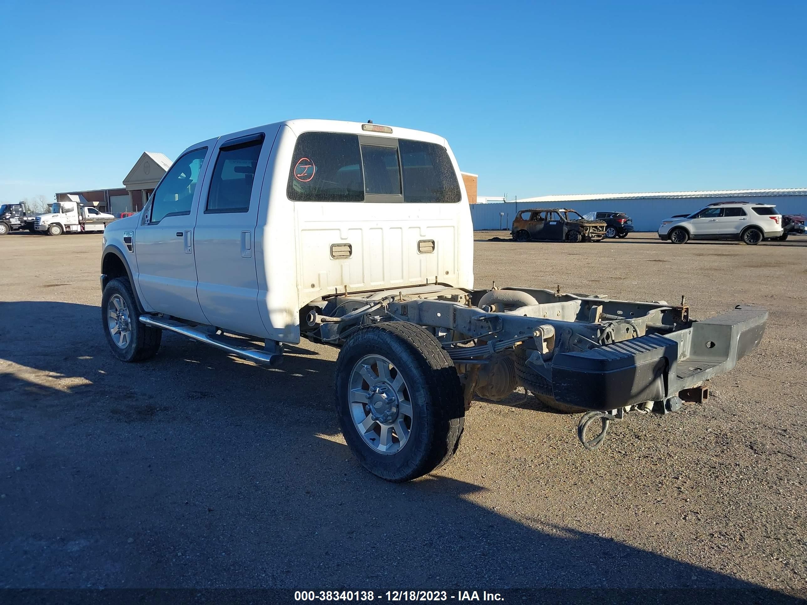 Photo 4 VIN: 1FTWW31R88ED27638 - FORD F350 