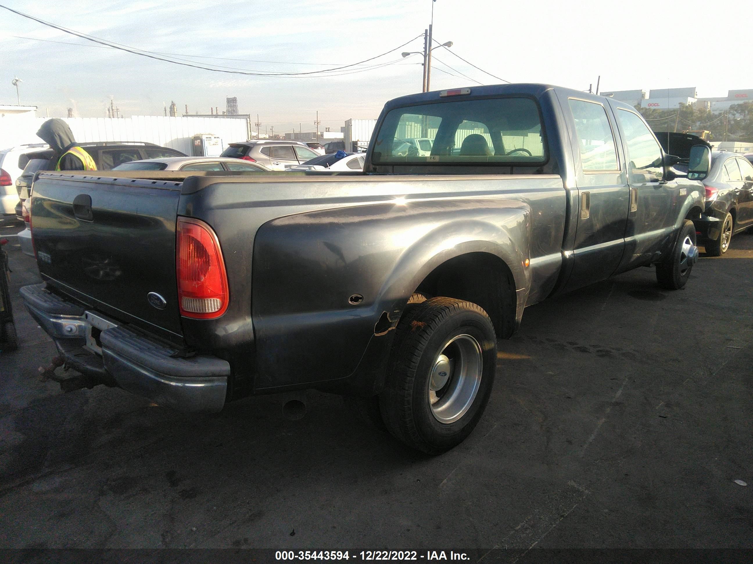 Photo 2 VIN: 1FTWW32F1XEB77455 - FORD F350 