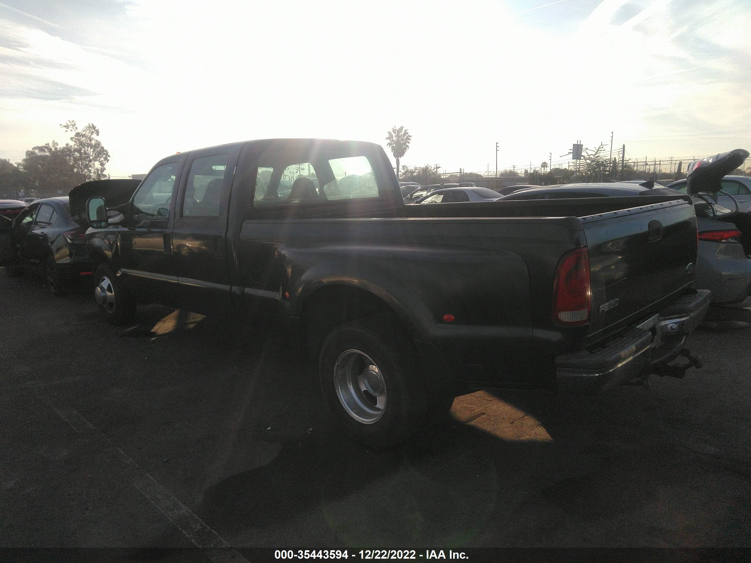 Photo 3 VIN: 1FTWW32F1XEB77455 - FORD F350 