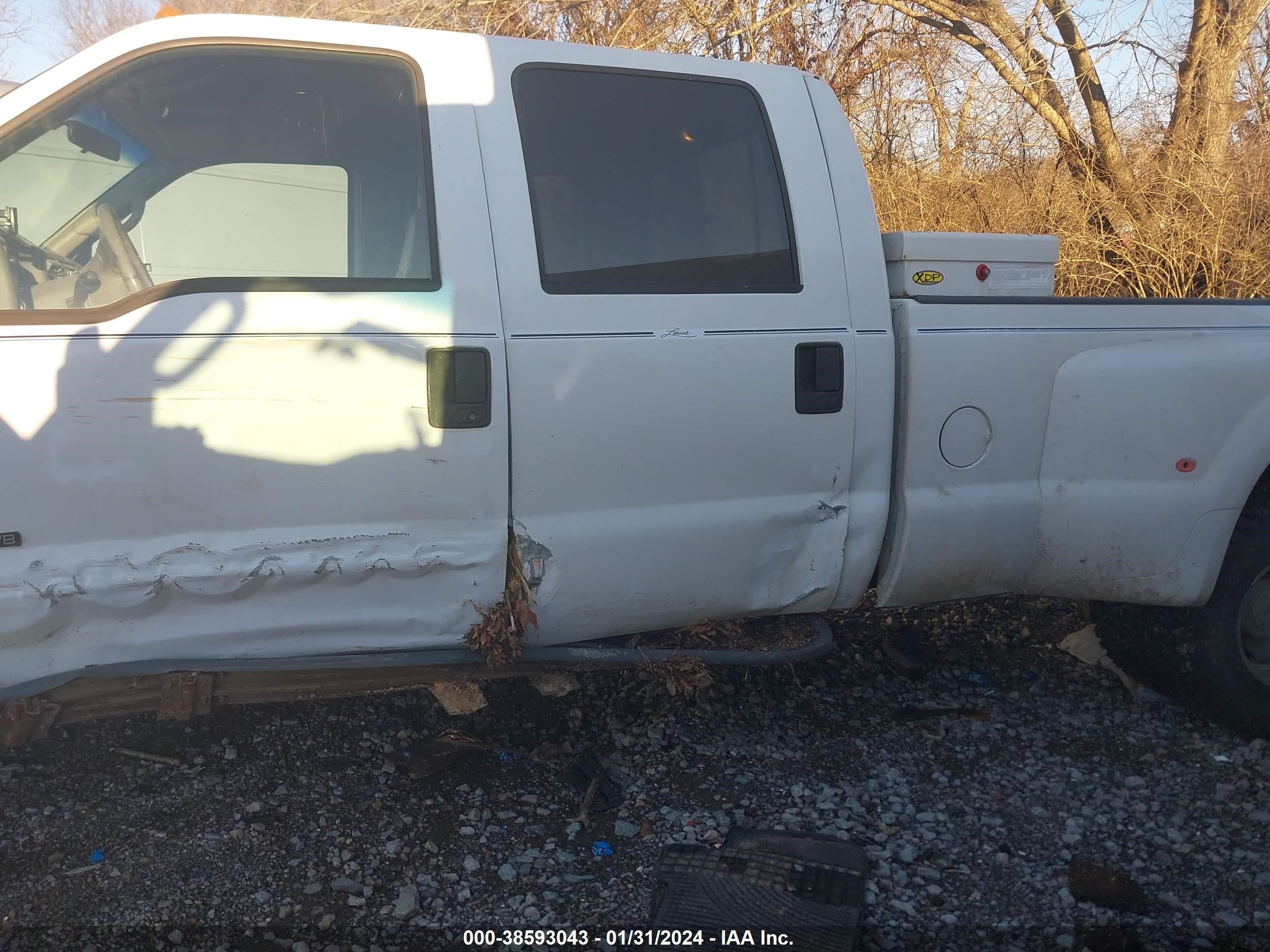 Photo 13 VIN: 1FTWW32F1YEB03681 - FORD F350 