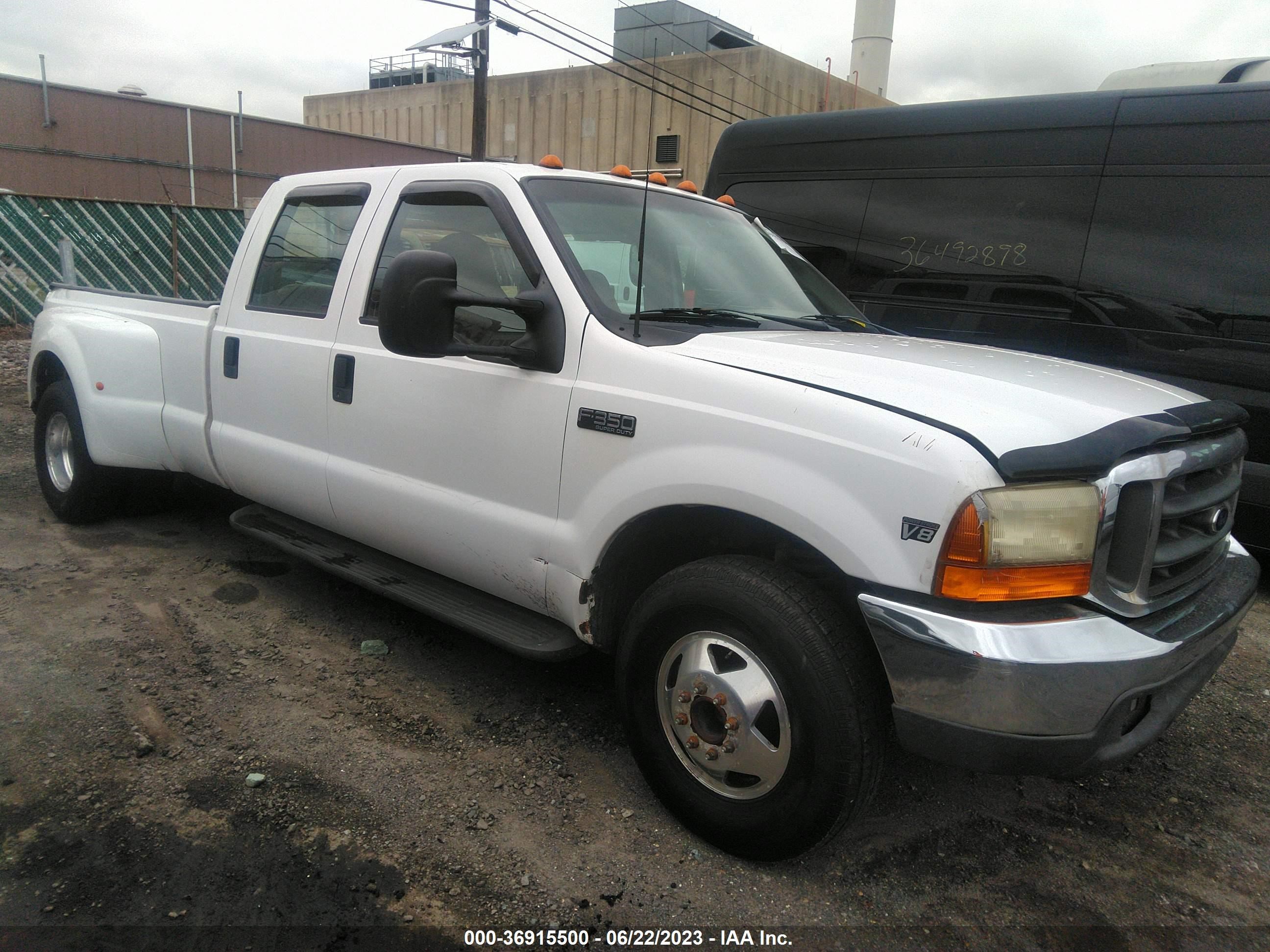 Photo 0 VIN: 1FTWW32F4XEA62493 - FORD F350 