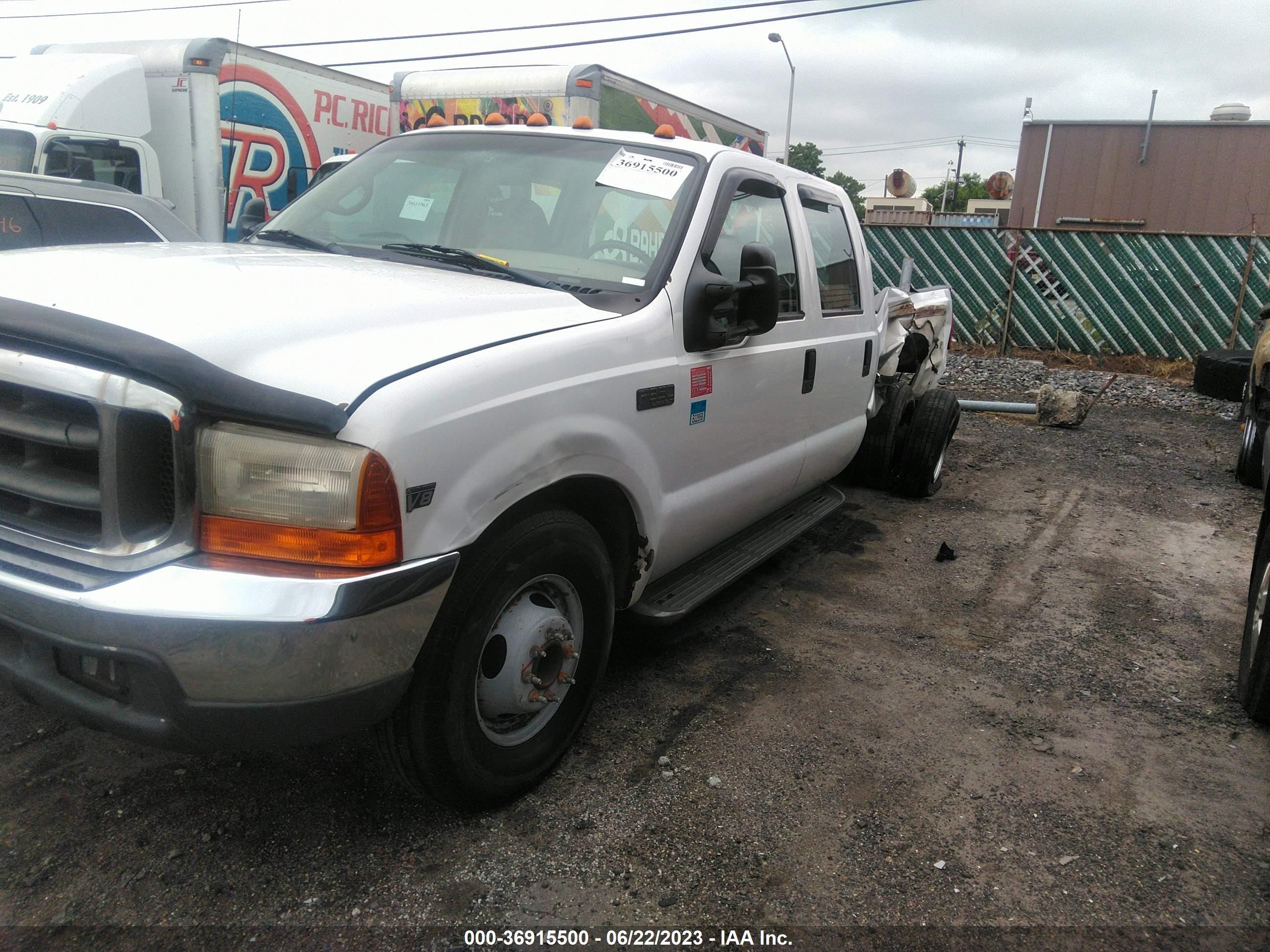 Photo 1 VIN: 1FTWW32F4XEA62493 - FORD F350 