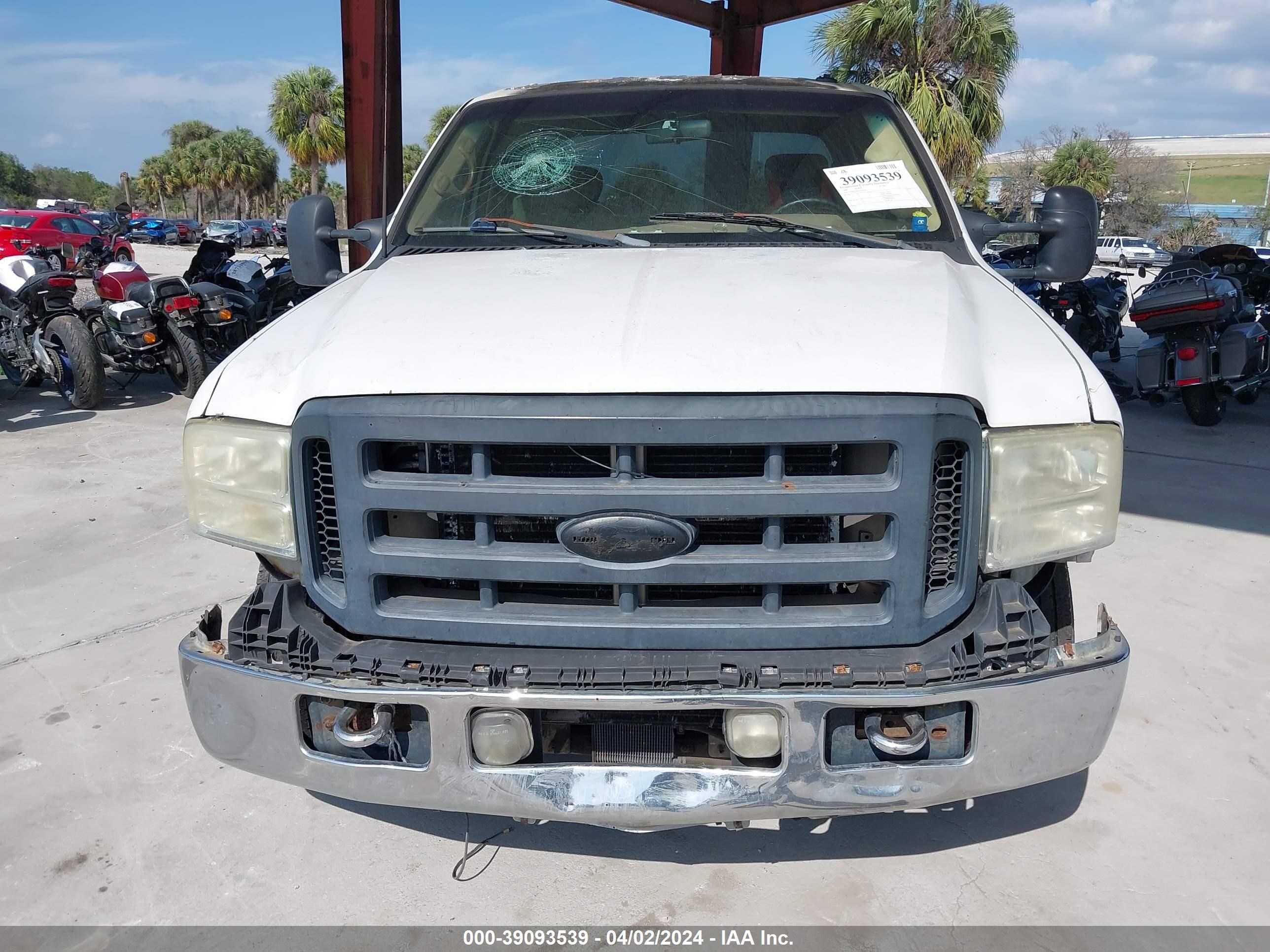 Photo 11 VIN: 1FTWW32F6XEC87384 - FORD F350 