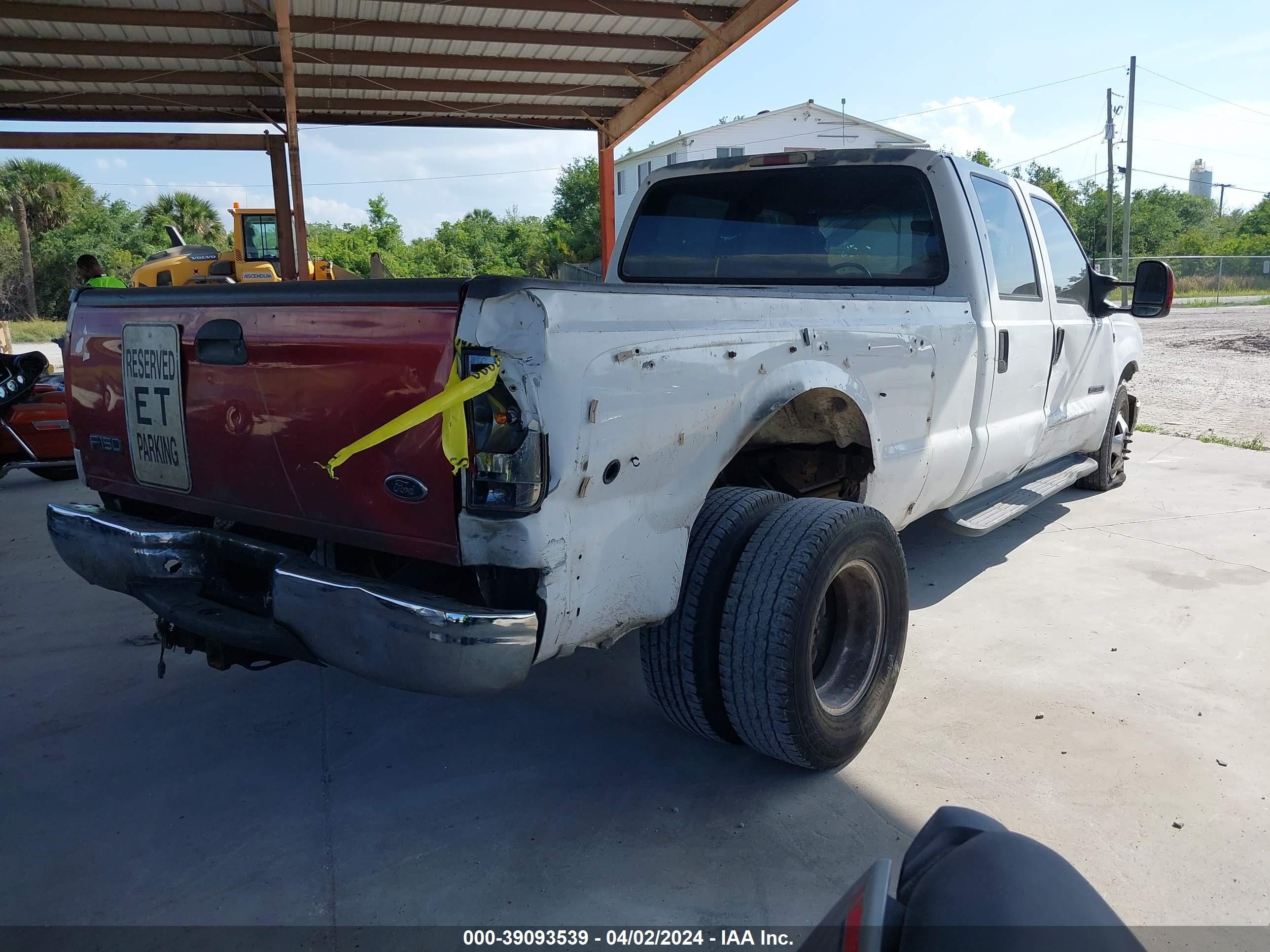 Photo 3 VIN: 1FTWW32F6XEC87384 - FORD F350 