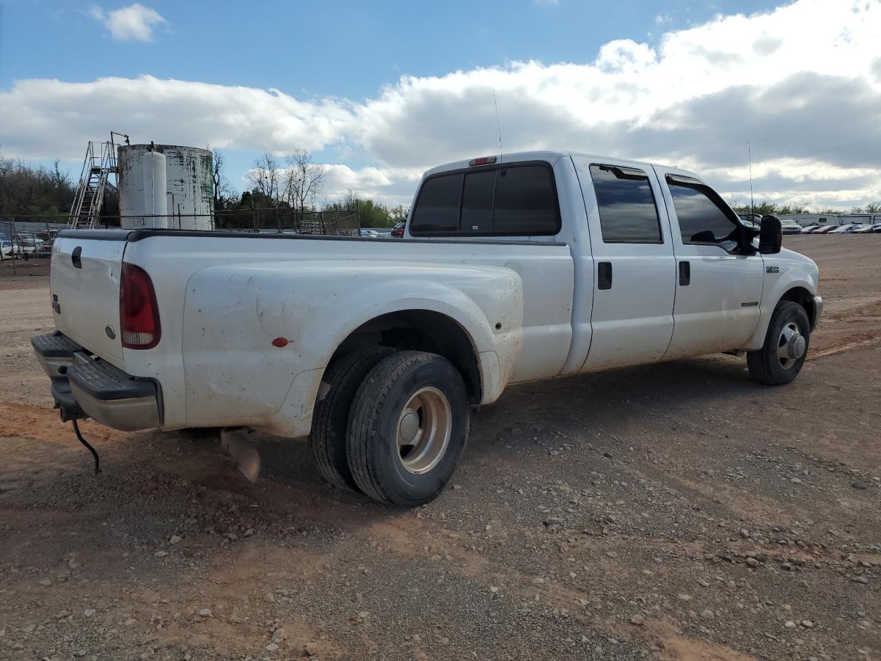 Photo 2 VIN: 1FTWW32F81EC66012 - FORD F350 