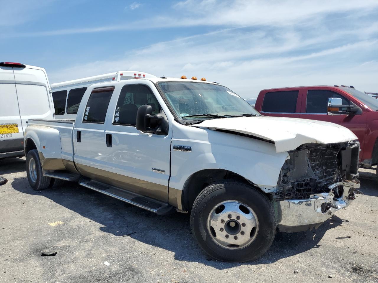 Photo 3 VIN: 1FTWW32P16EA76830 - FORD F350 