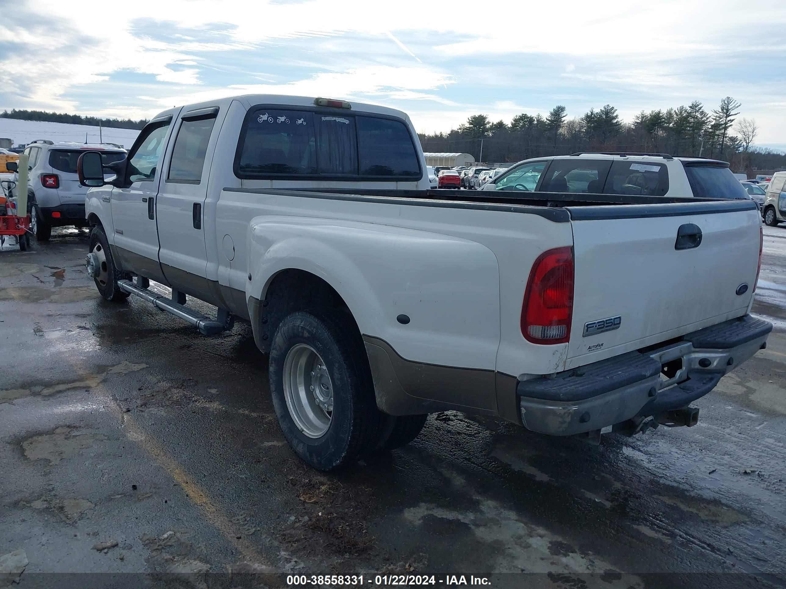 Photo 2 VIN: 1FTWW32P45EA82779 - FORD F350 