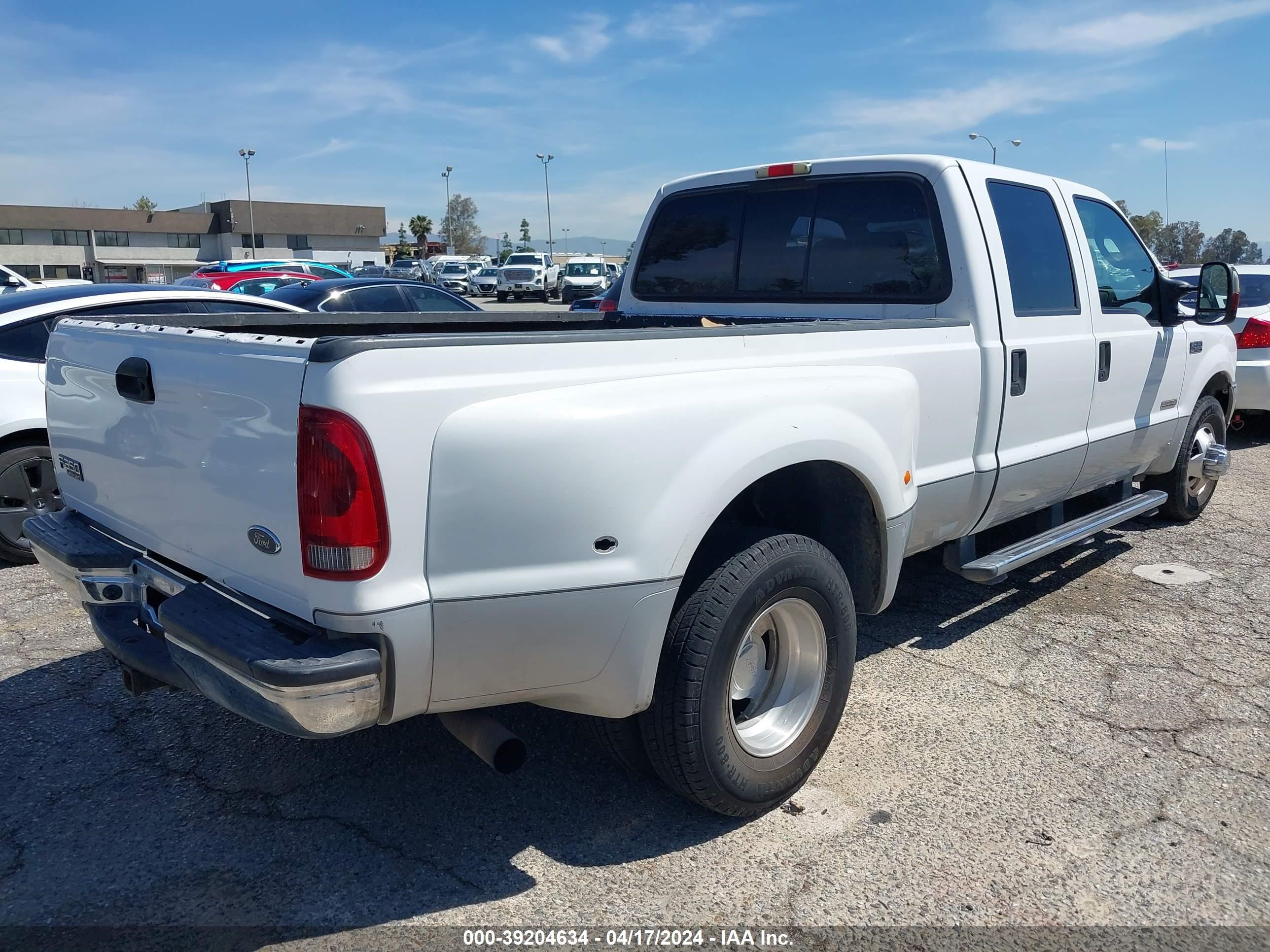 Photo 2 VIN: 1FTWW32P54EA32360 - FORD F350 