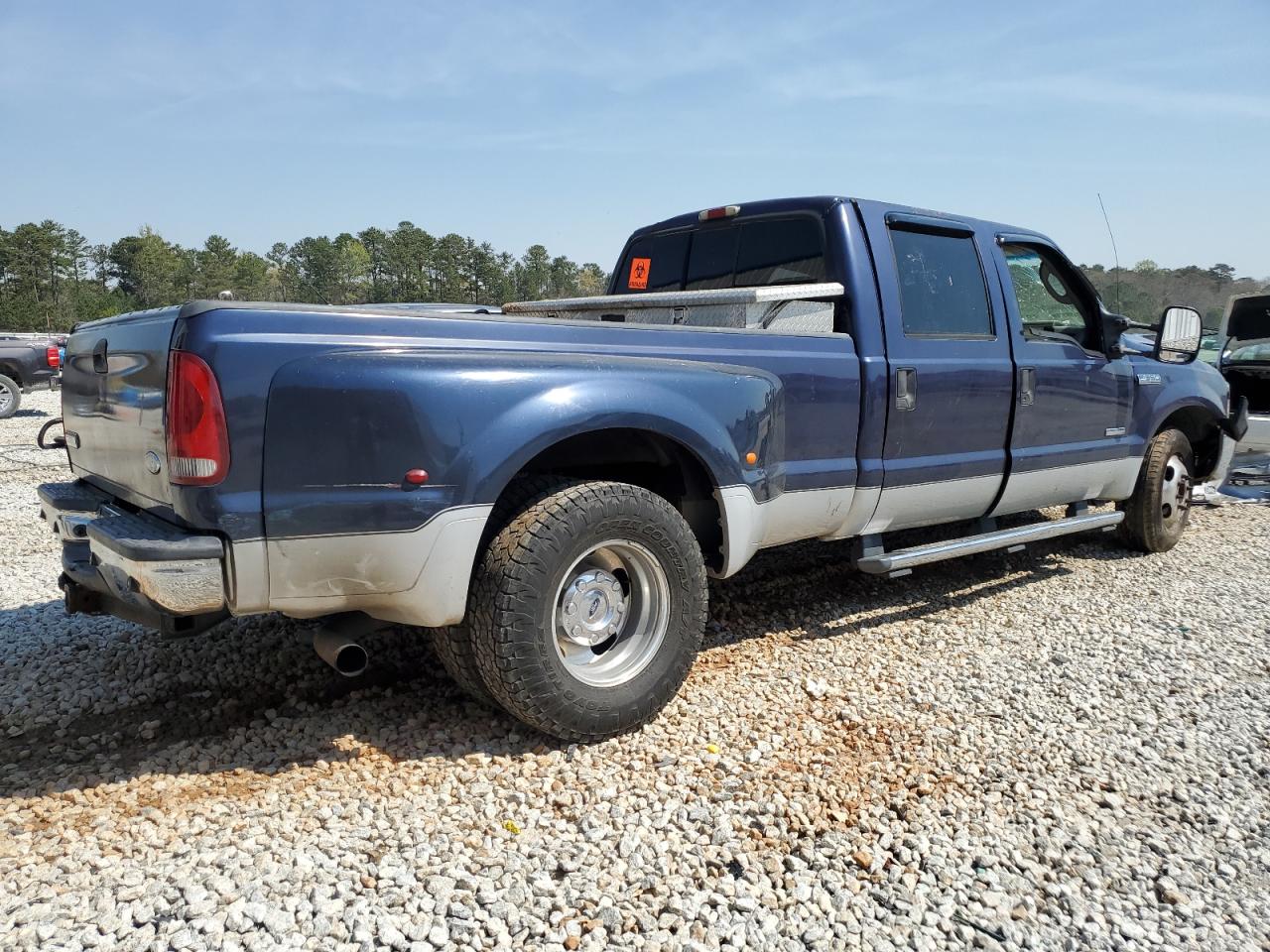 Photo 2 VIN: 1FTWW32P85EC91717 - FORD F350 