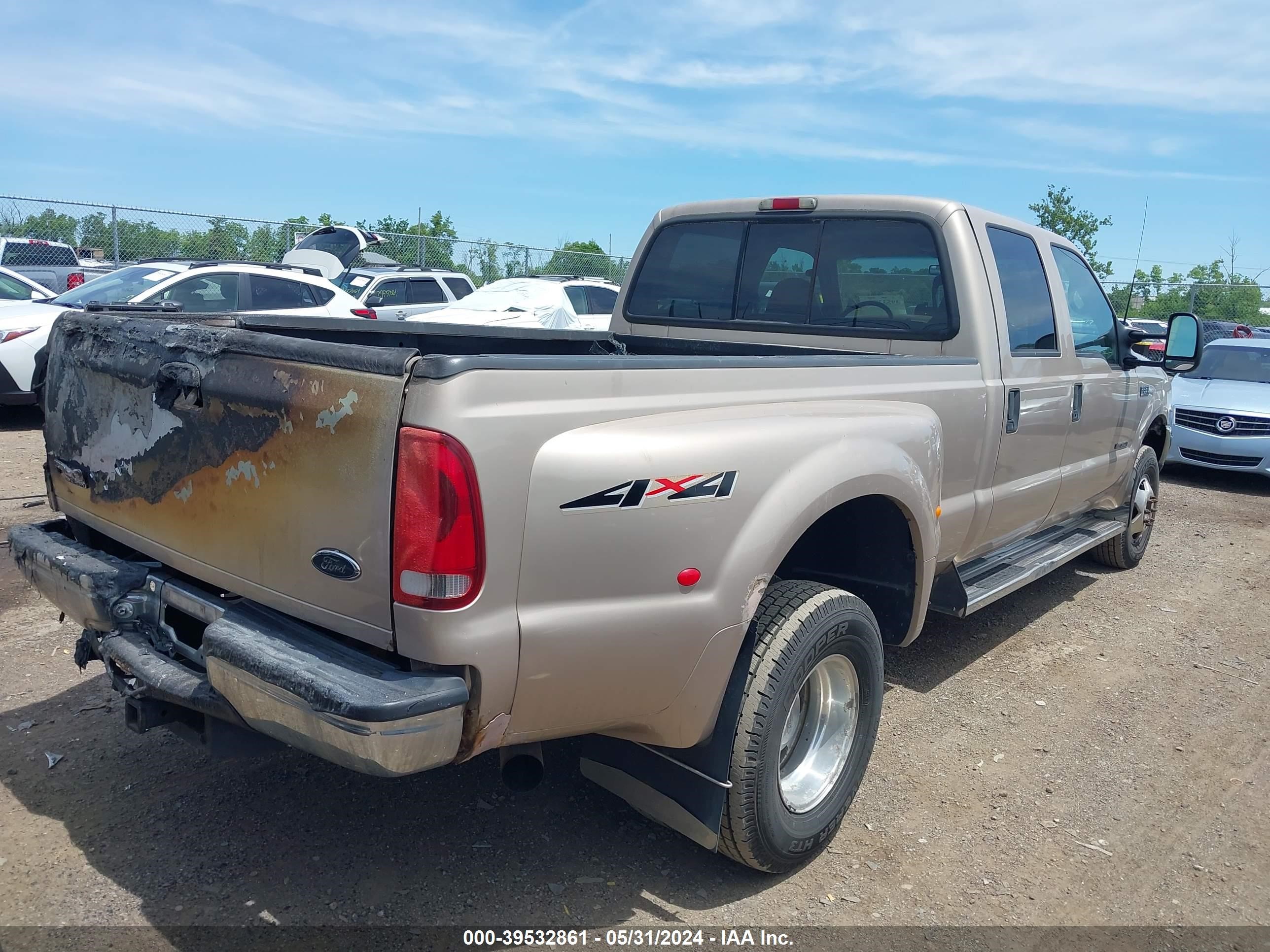 Photo 3 VIN: 1FTWW33F2XED66162 - FORD F350 