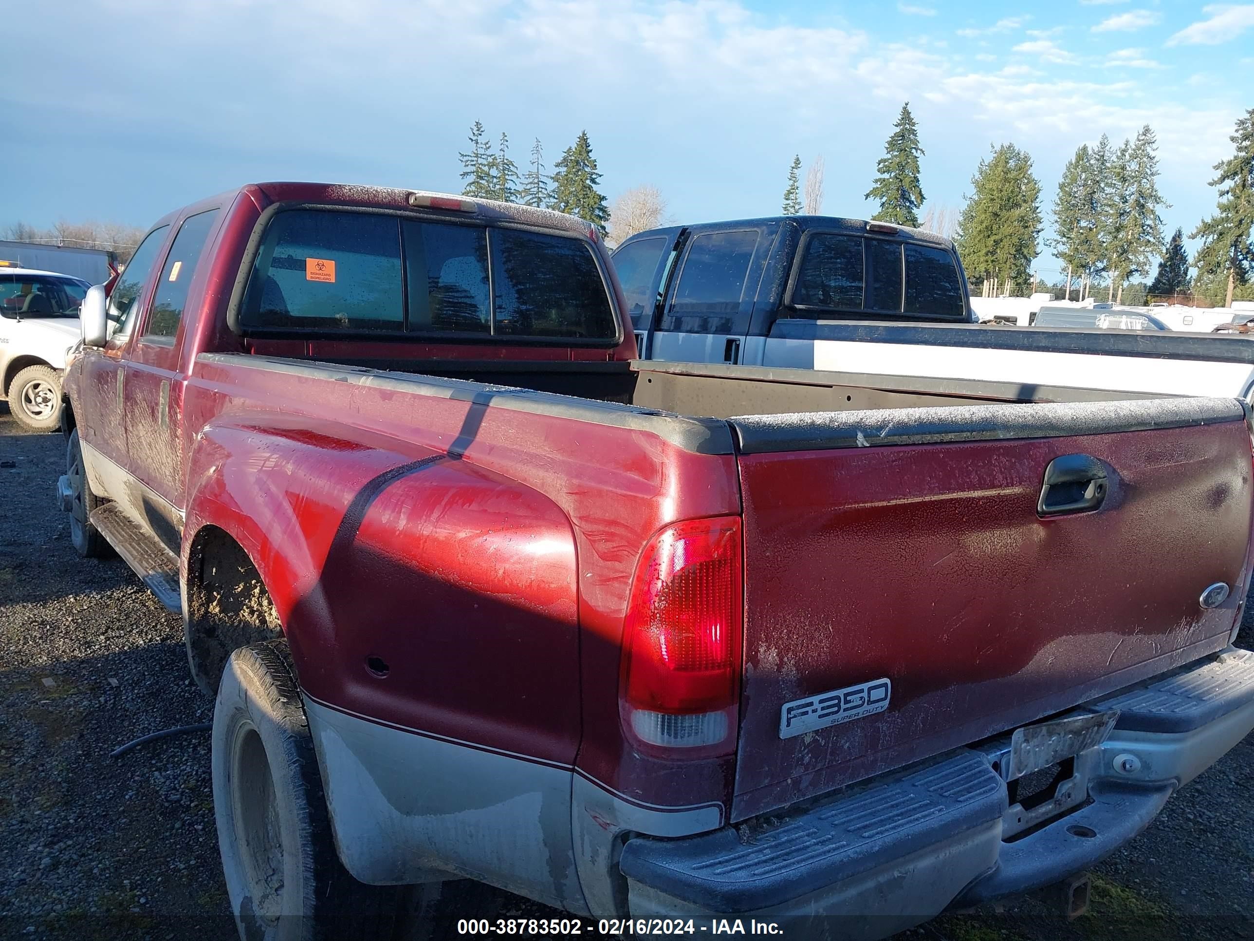 Photo 2 VIN: 1FTWW33F4XEF03750 - FORD F350 