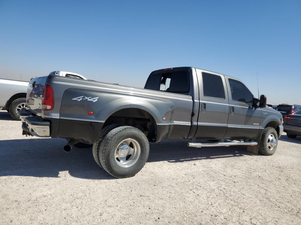 Photo 2 VIN: 1FTWW33P03ED29906 - FORD F350 