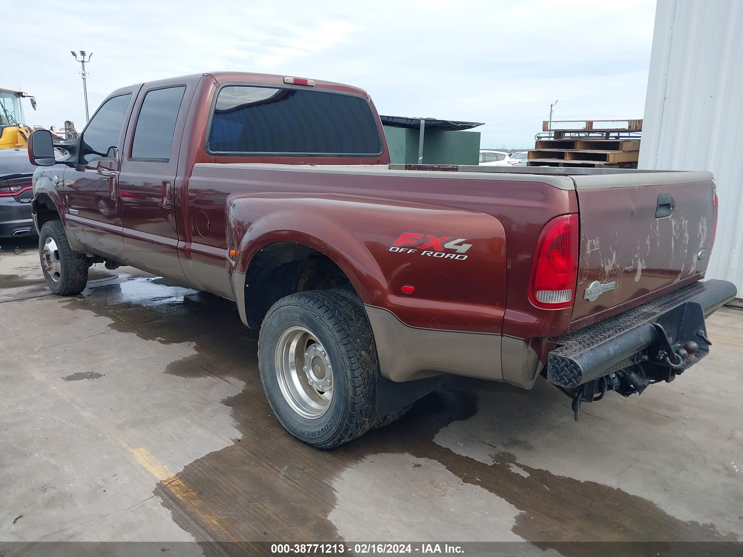 Photo 2 VIN: 1FTWW33P16EC06877 - FORD F350 