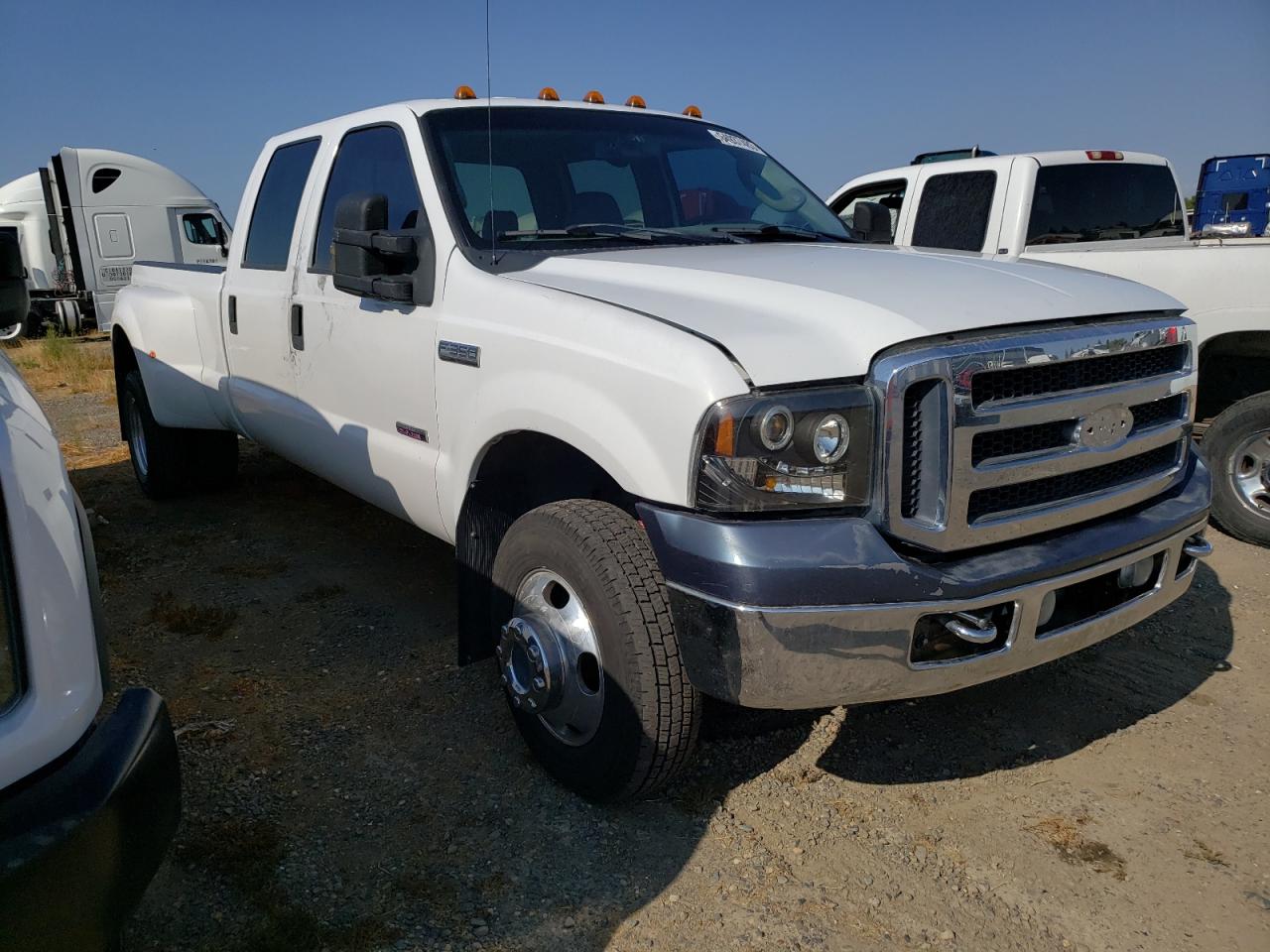 Photo 3 VIN: 1FTWW33P17EA33976 - FORD F350 