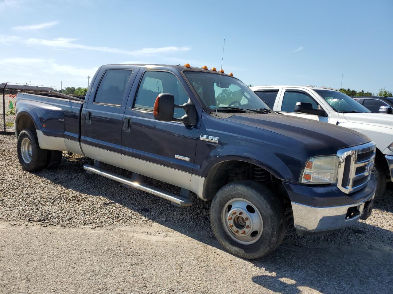 Photo 3 VIN: 1FTWW33P25EB09301 - FORD F350 