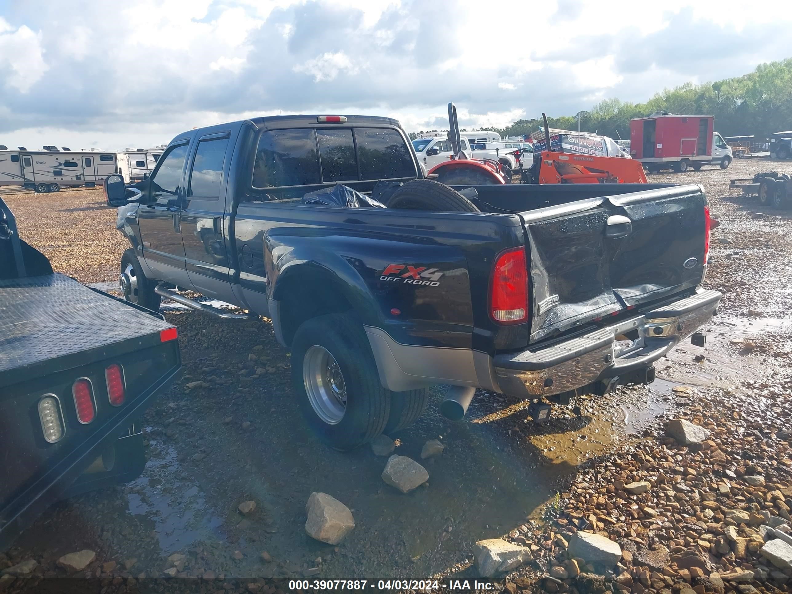 Photo 2 VIN: 1FTWW33P25EC06059 - FORD F350 