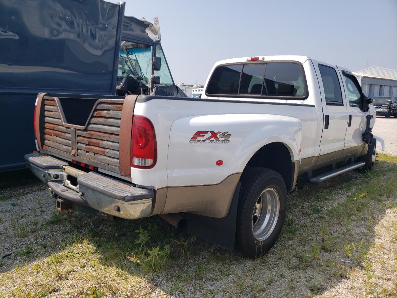 Photo 2 VIN: 1FTWW33P35EB10781 - FORD F350 