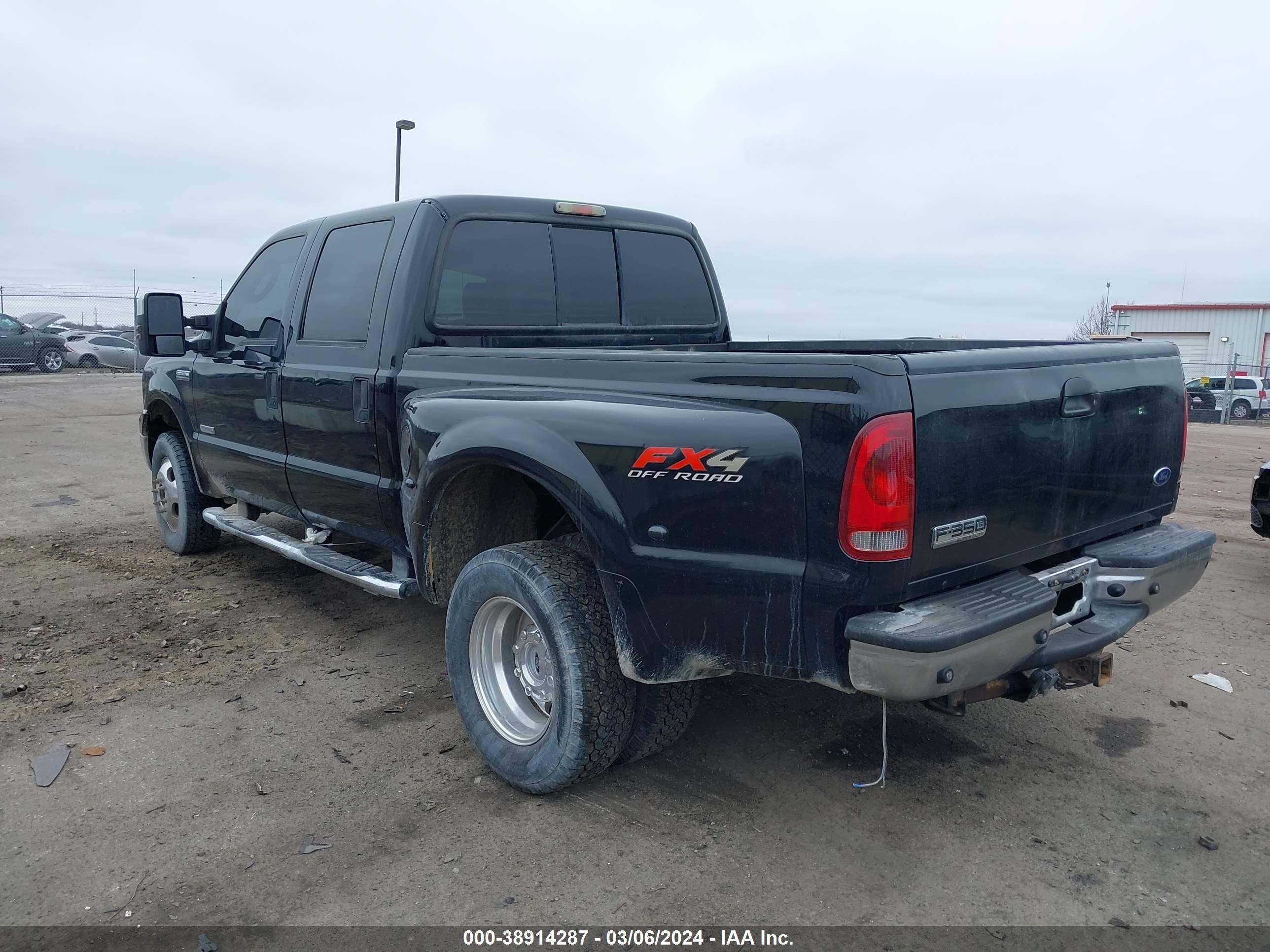 Photo 2 VIN: 1FTWW33P77EB25058 - FORD F350 