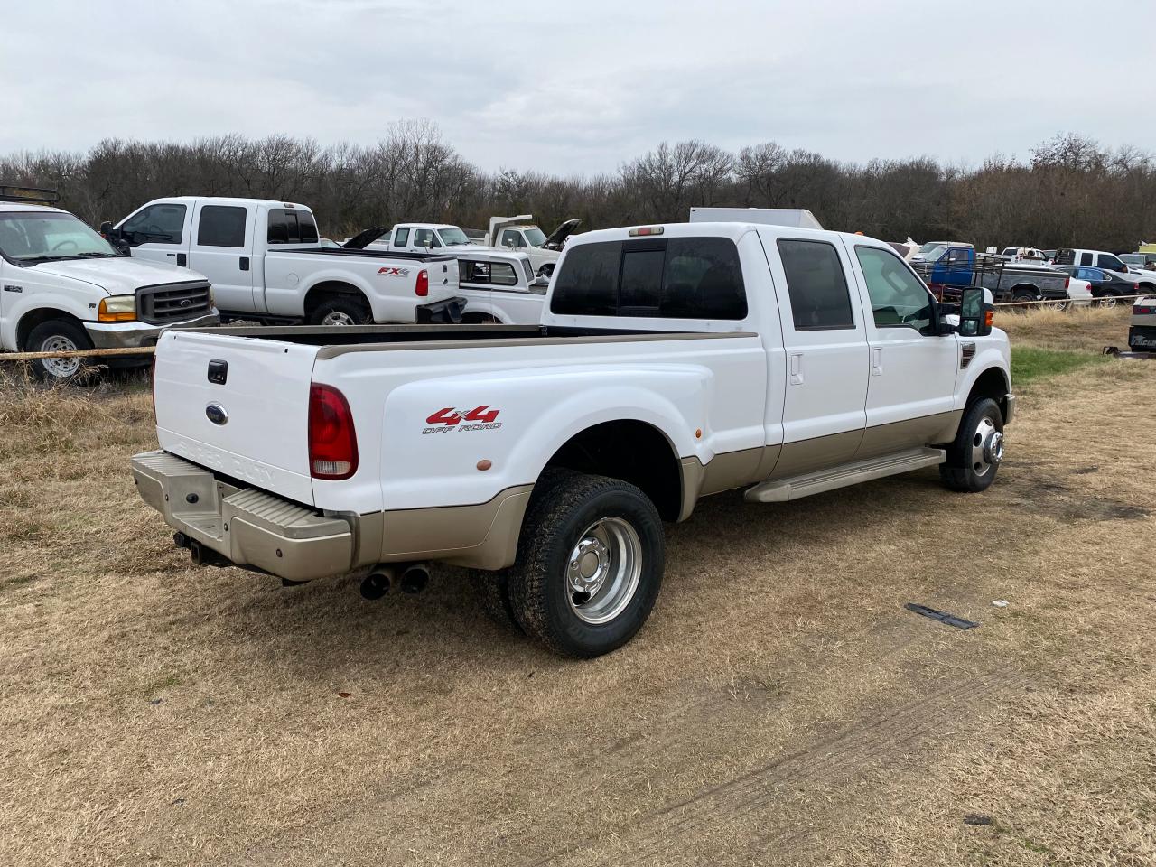 Photo 3 VIN: 1FTWW33R88EA37624 - FORD F350 