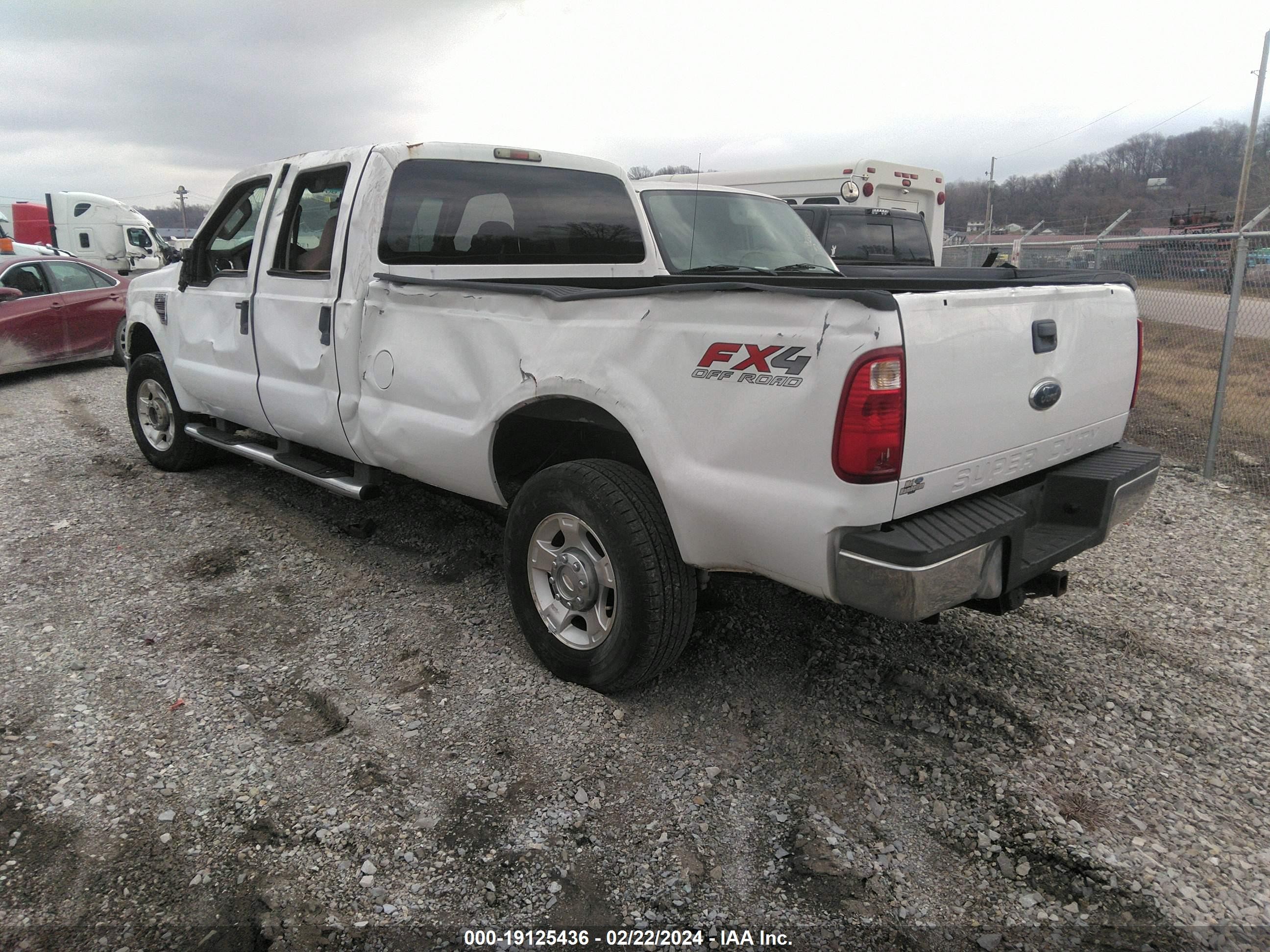 Photo 2 VIN: 1FTWW3BR1AEA56118 - FORD F350 