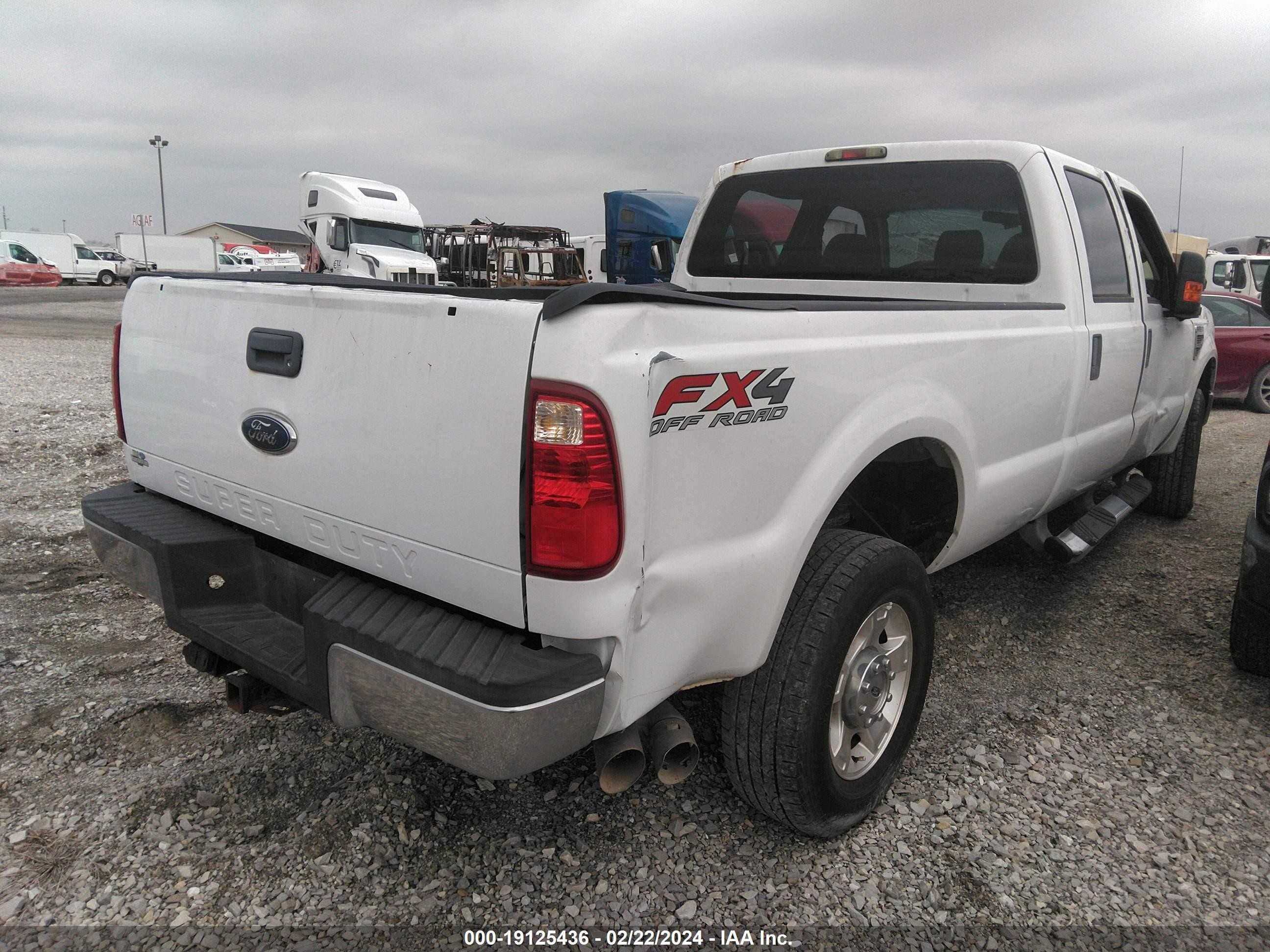 Photo 3 VIN: 1FTWW3BR1AEA56118 - FORD F350 