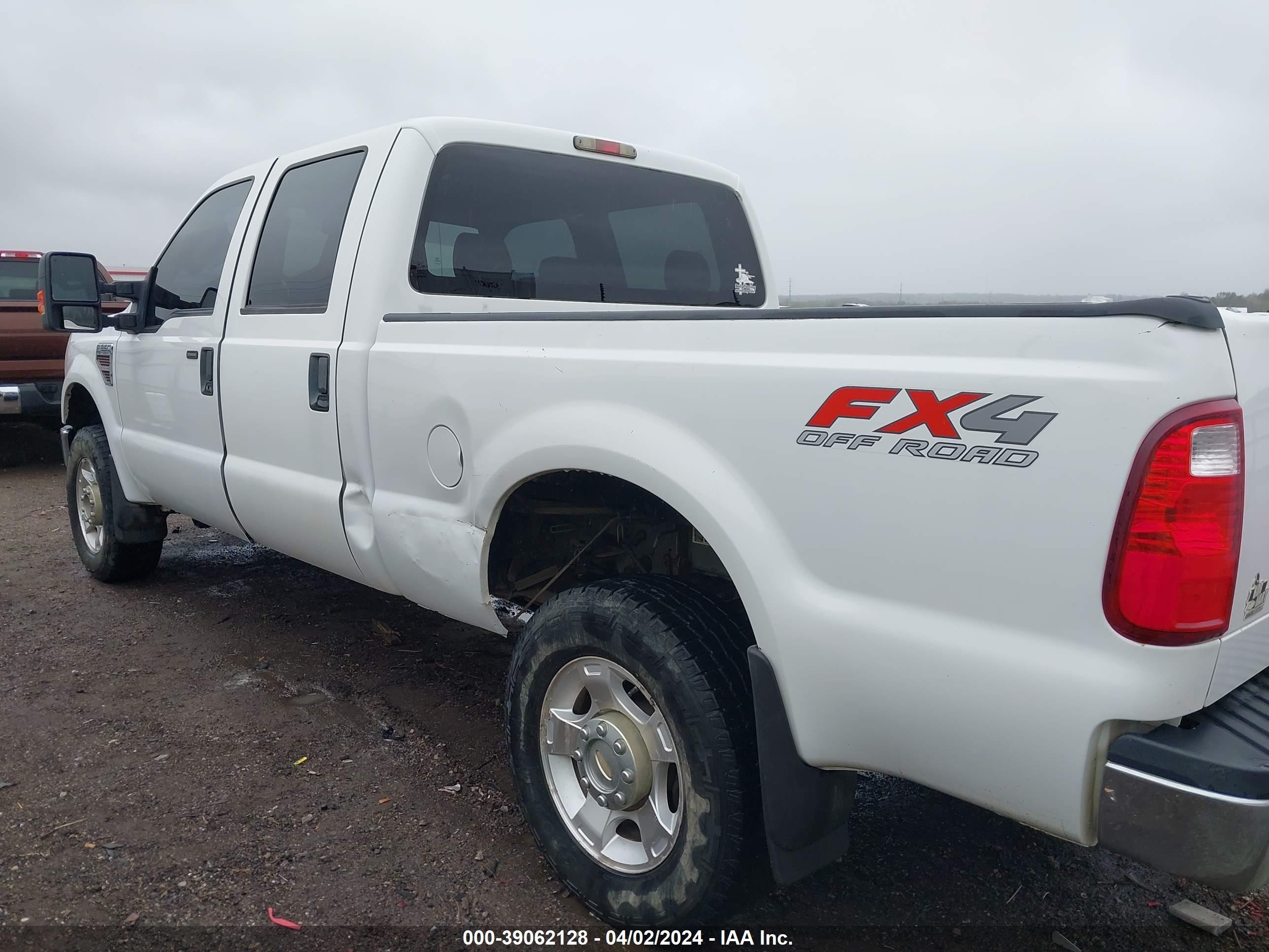 Photo 10 VIN: 1FTWW3BR2AEB02278 - FORD F350 