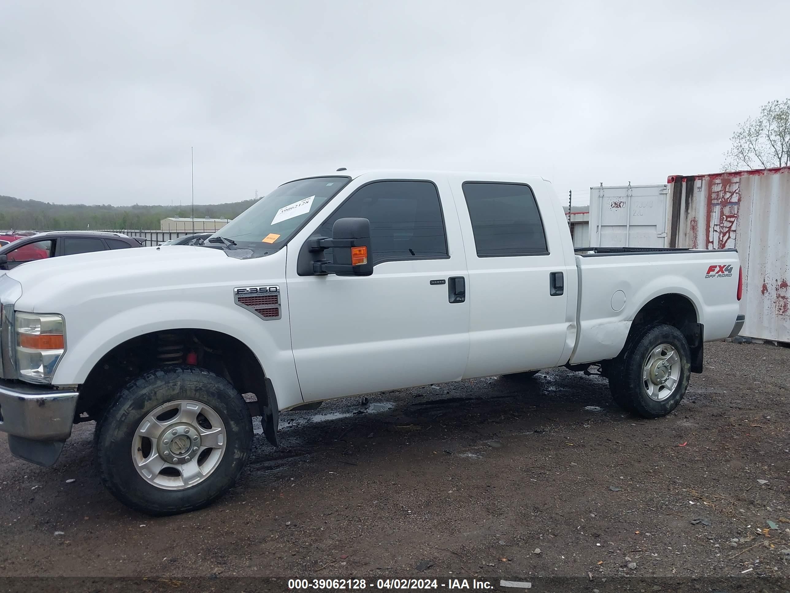 Photo 13 VIN: 1FTWW3BR2AEB02278 - FORD F350 